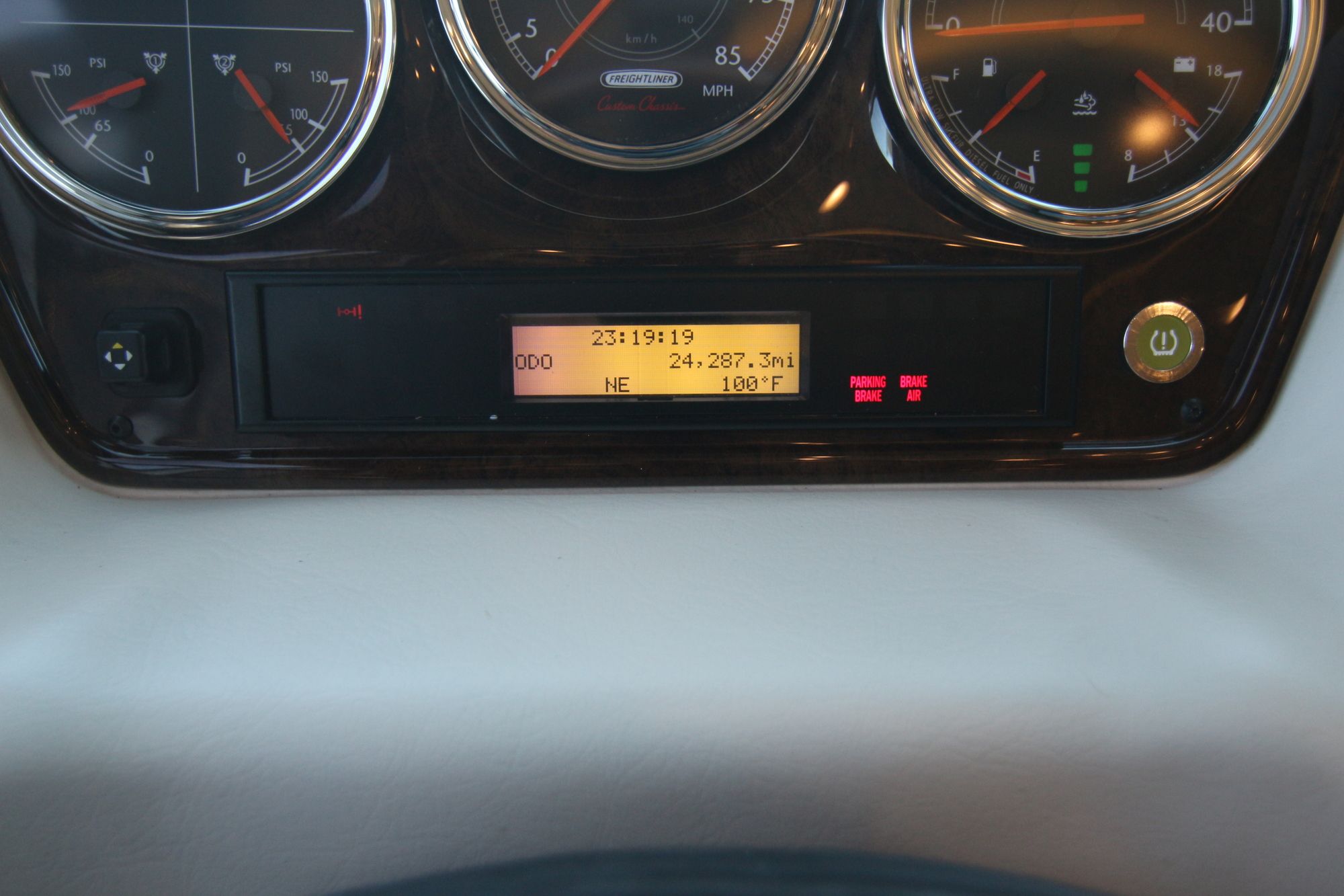 Used 2017 Newmar Essex 45433 Class A  For Sale