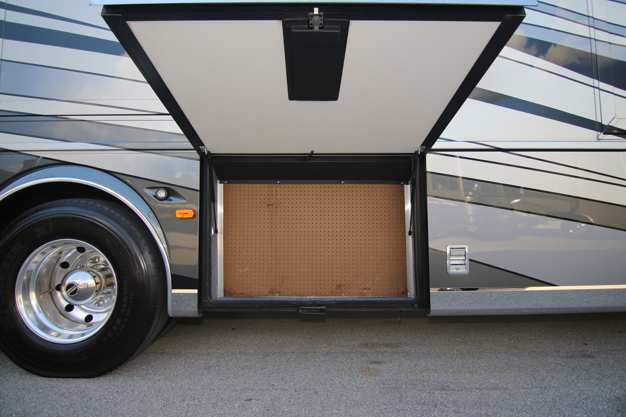 Used 2016 Newmar London Aire 4519 Class A  For Sale