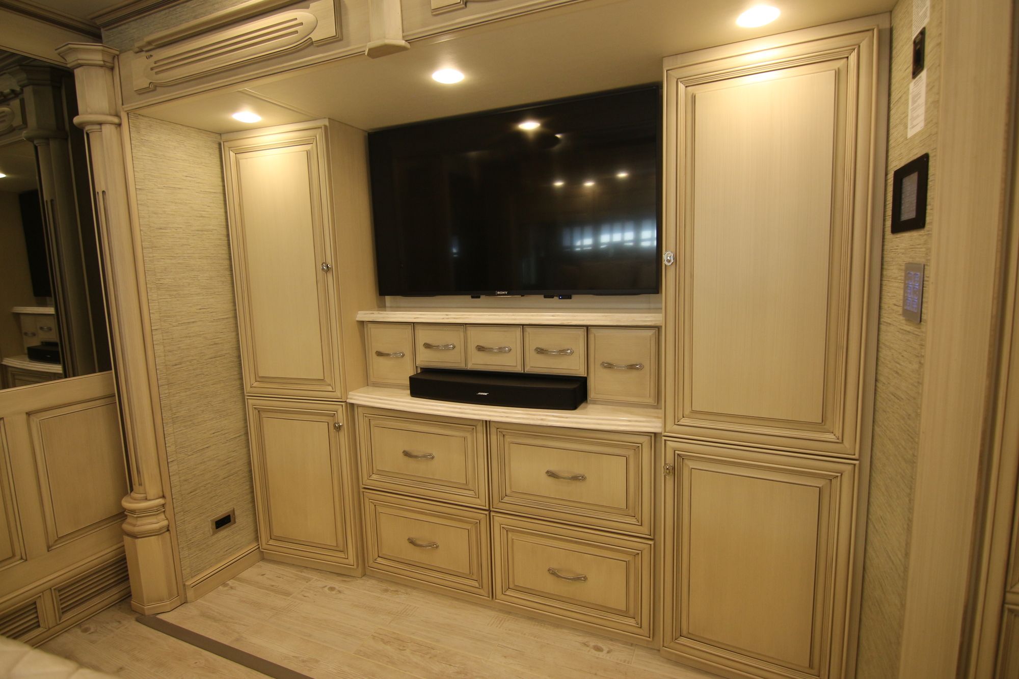 Used 2017 Newmar Essex 45433 Class A  For Sale