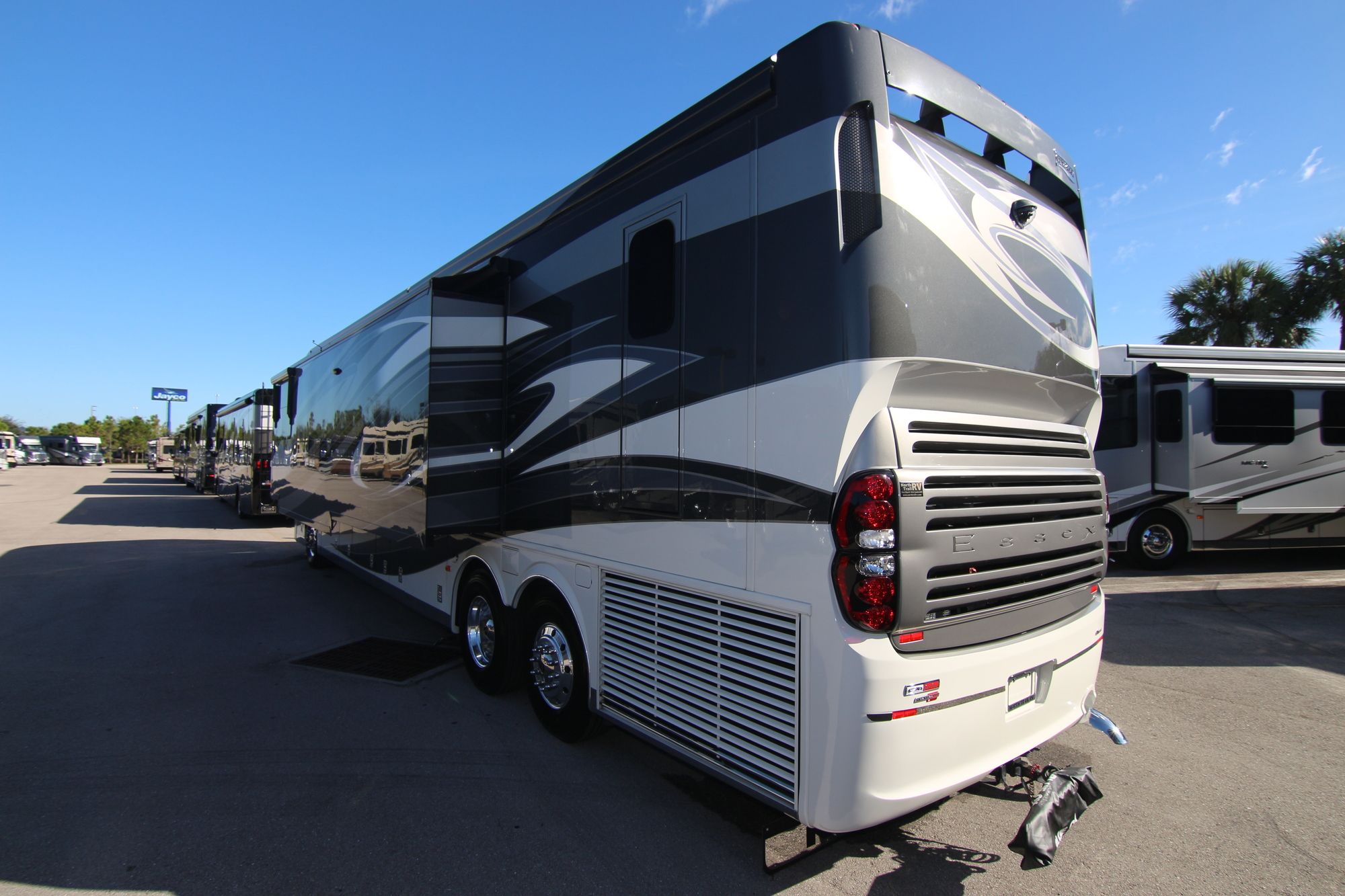 Used 2017 Newmar Essex 45433 Class A  For Sale