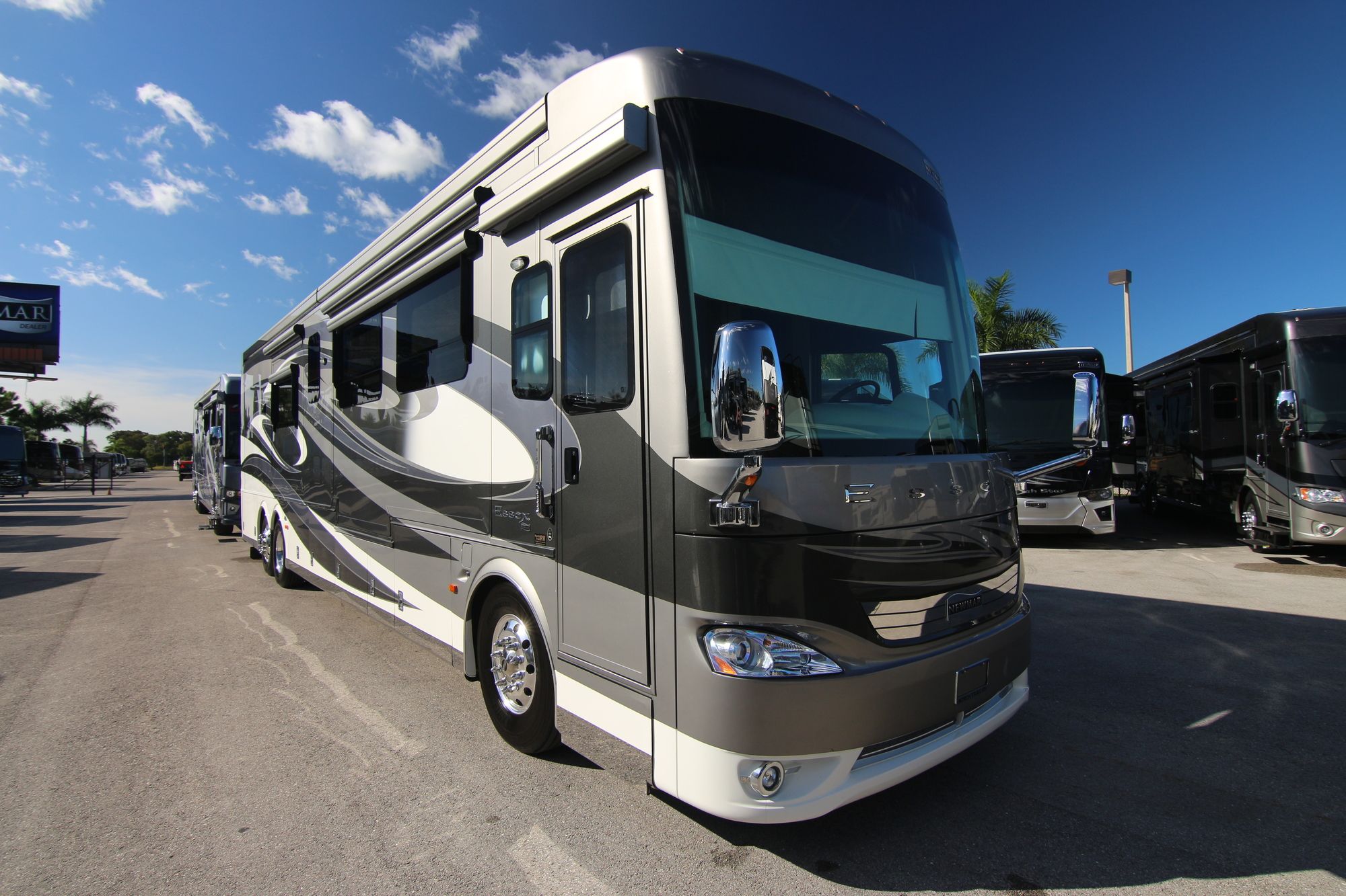 Used 2017 Newmar Essex 45433 Class A  For Sale