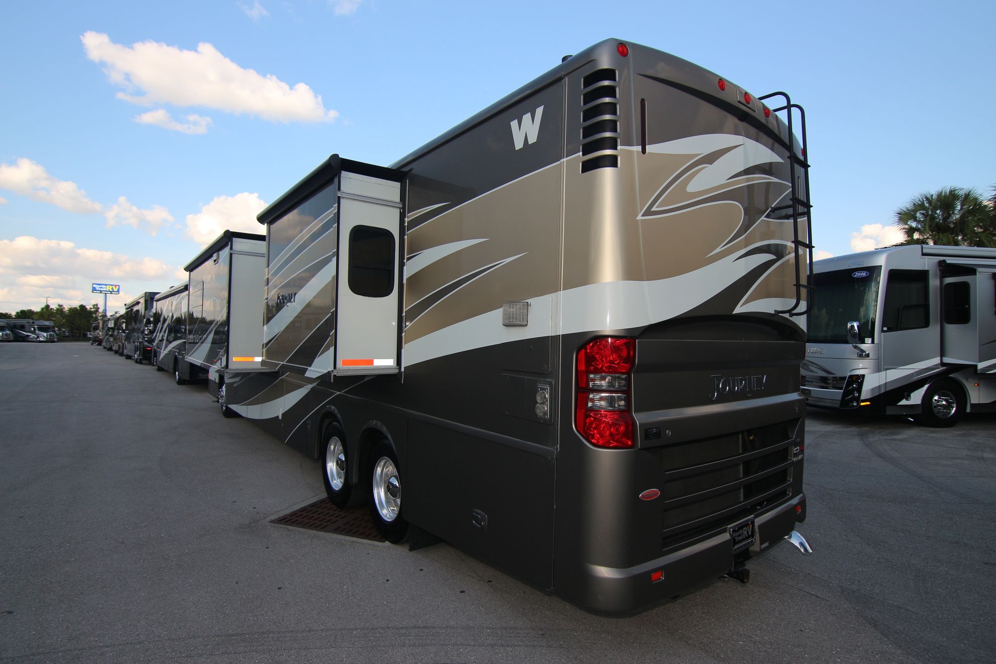 Used 2015 Winnebago Journey 42E Class A  For Sale