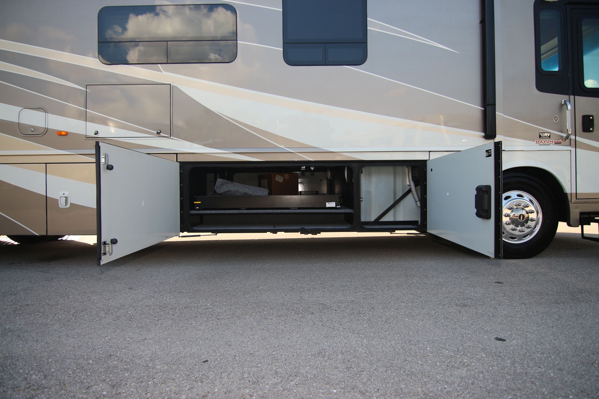 Used 2015 Winnebago Journey 42E Class A  For Sale