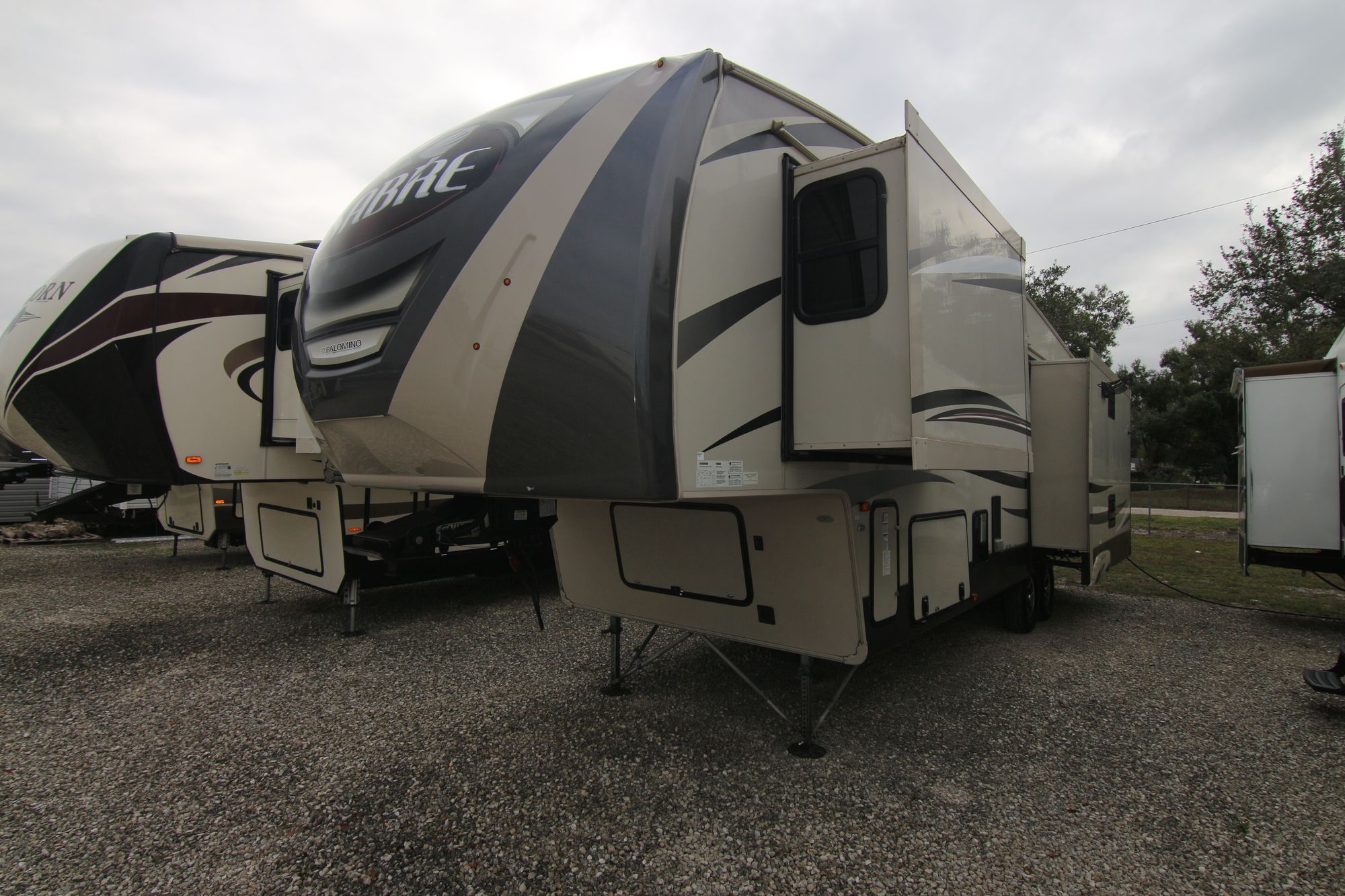 Used 2016 Palomino Sabre 33CKTS Fifth Wheel  For Sale