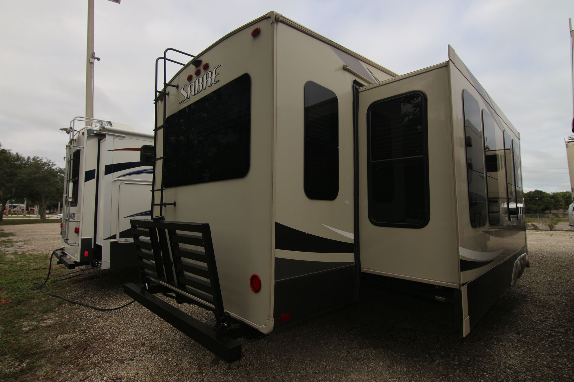 Used 2016 Palomino Sabre 33CKTS Fifth Wheel  For Sale