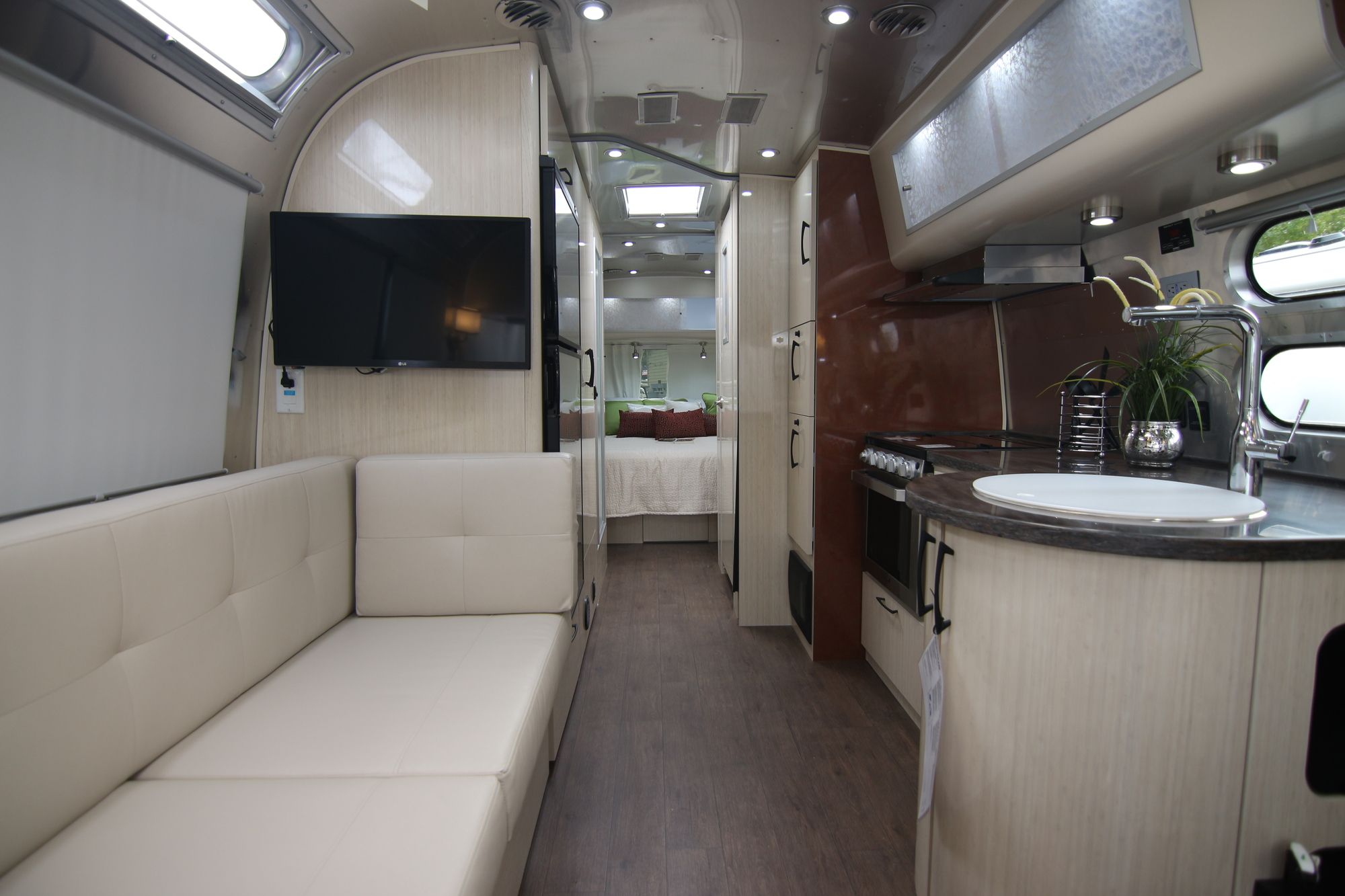 New 2020 Airstream Intl Serenity 27FB Travel Trailer  For Sale