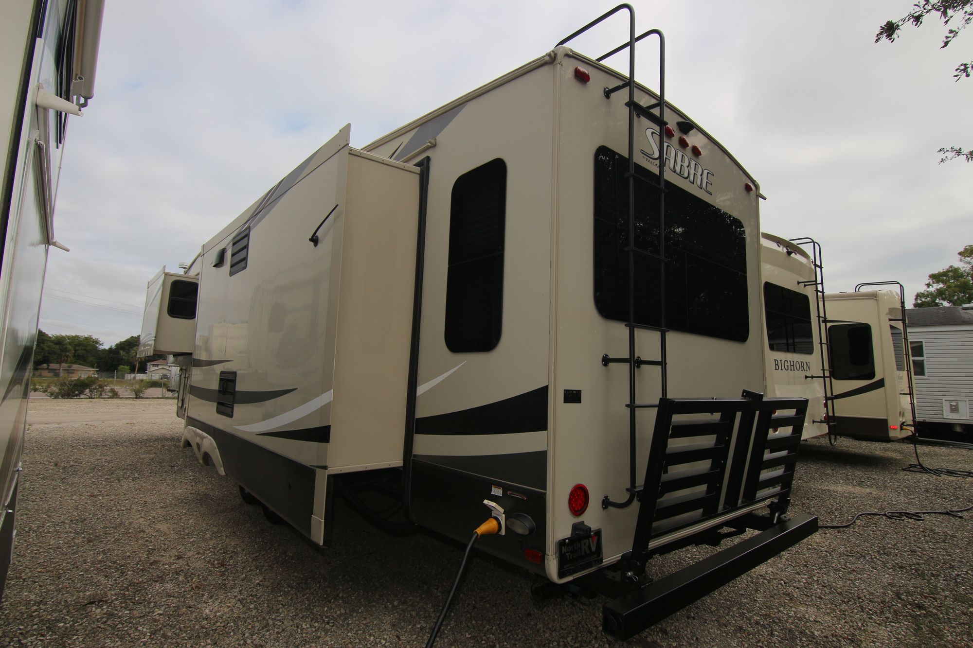 Used 2016 Palomino Sabre 33CKTS Fifth Wheel  For Sale