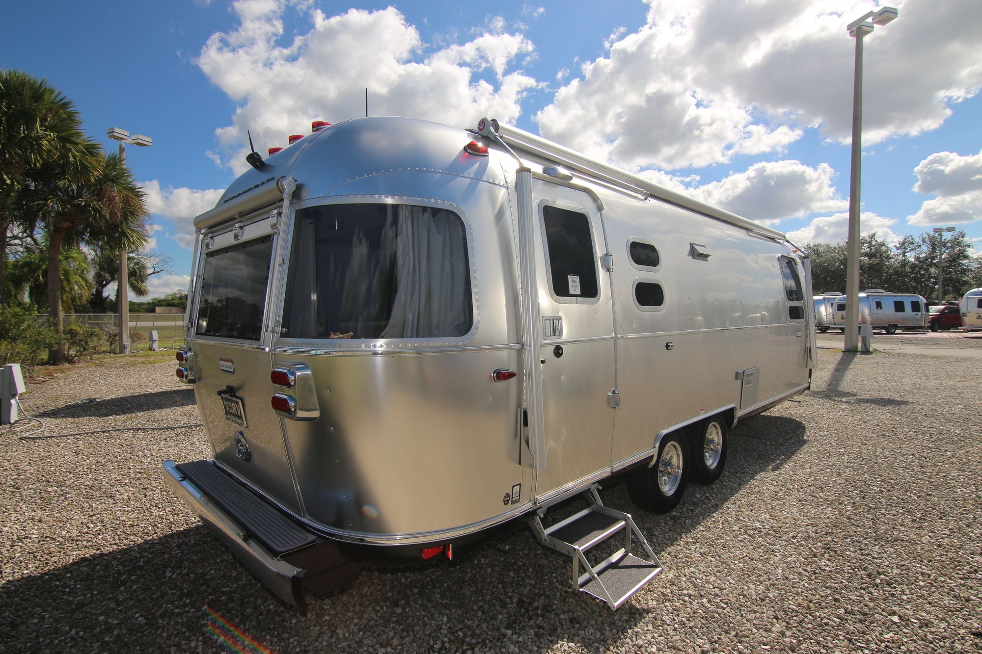 New 2020 Airstream Intl Serenity 27FB Travel Trailer  For Sale