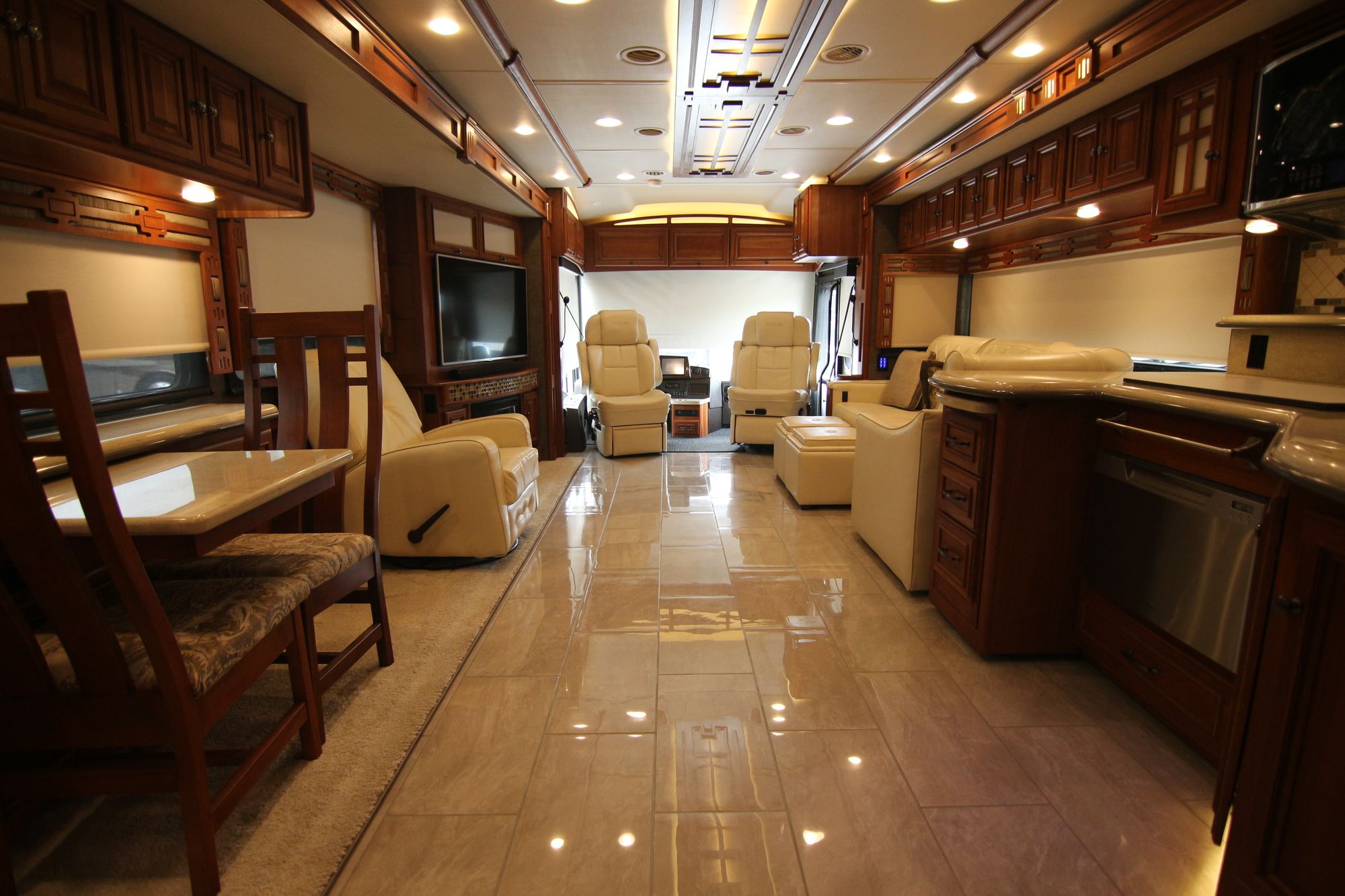 Used 2016 Winnebago Tour 42QD Class A  For Sale