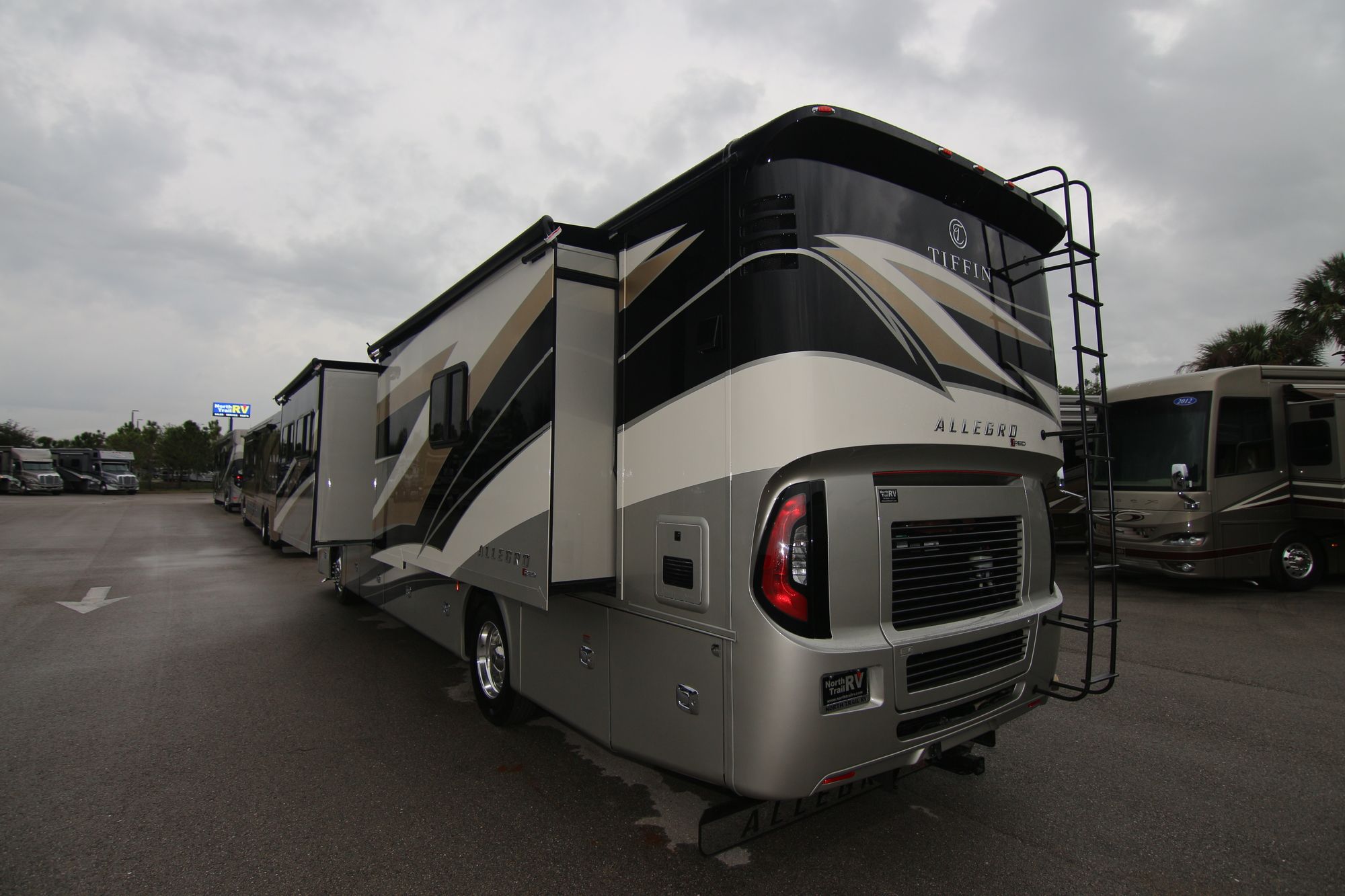 New 2020 Tiffin Motor Homes Allegro Red 37PA Class A  For Sale