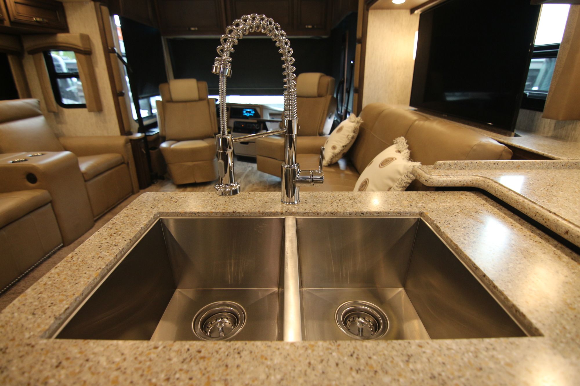 New 2020 Newmar Kountry Star 3717 Class A  For Sale