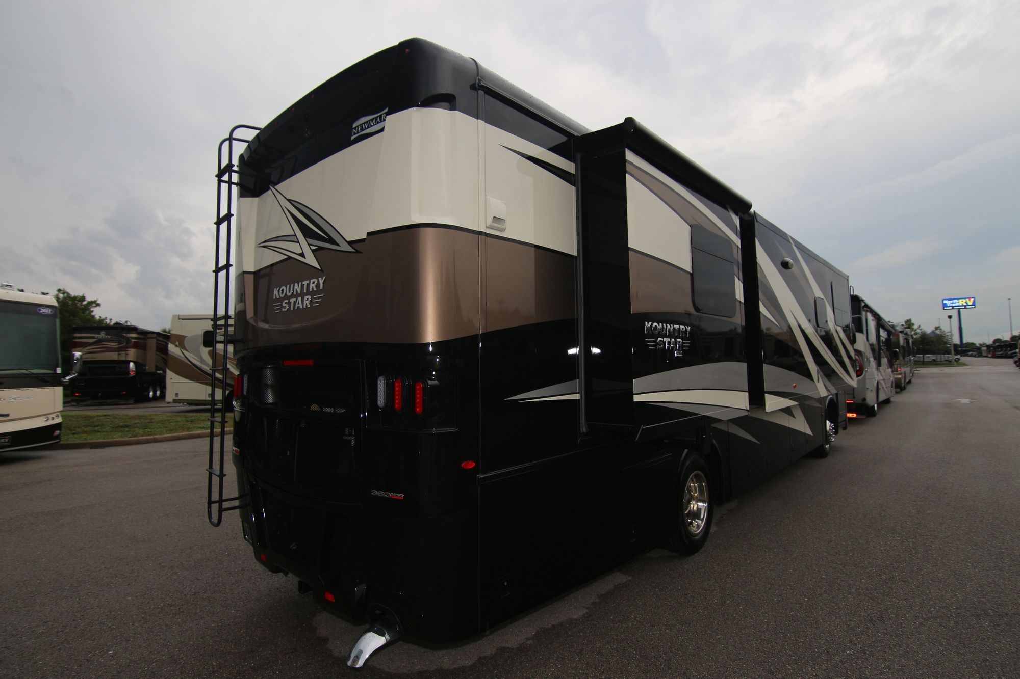 New 2020 Newmar Kountry Star 3717 Class A  For Sale