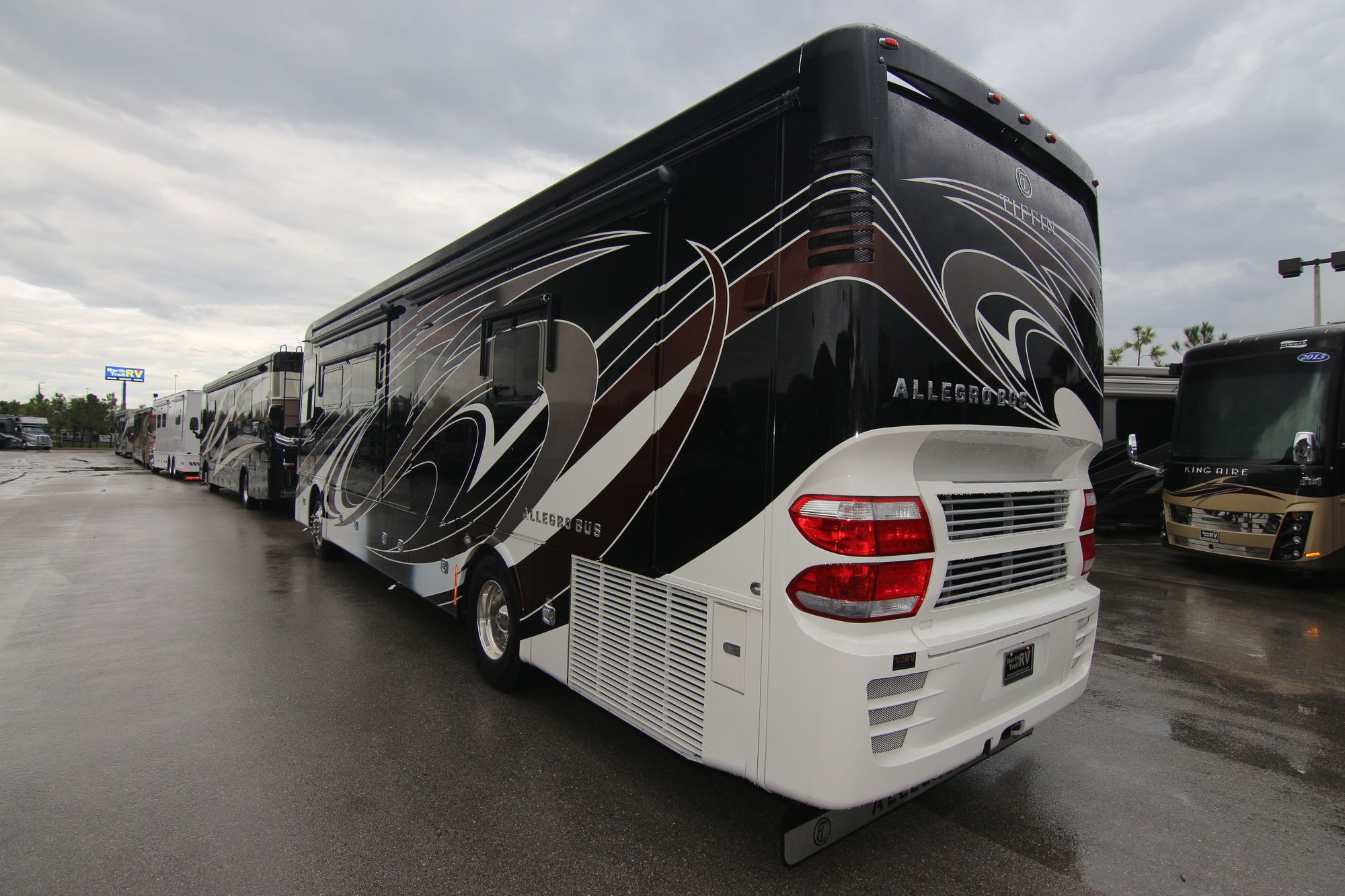 Used 2018 Tiffin Motor Homes Allegro Bus 37AP Class A  For Sale