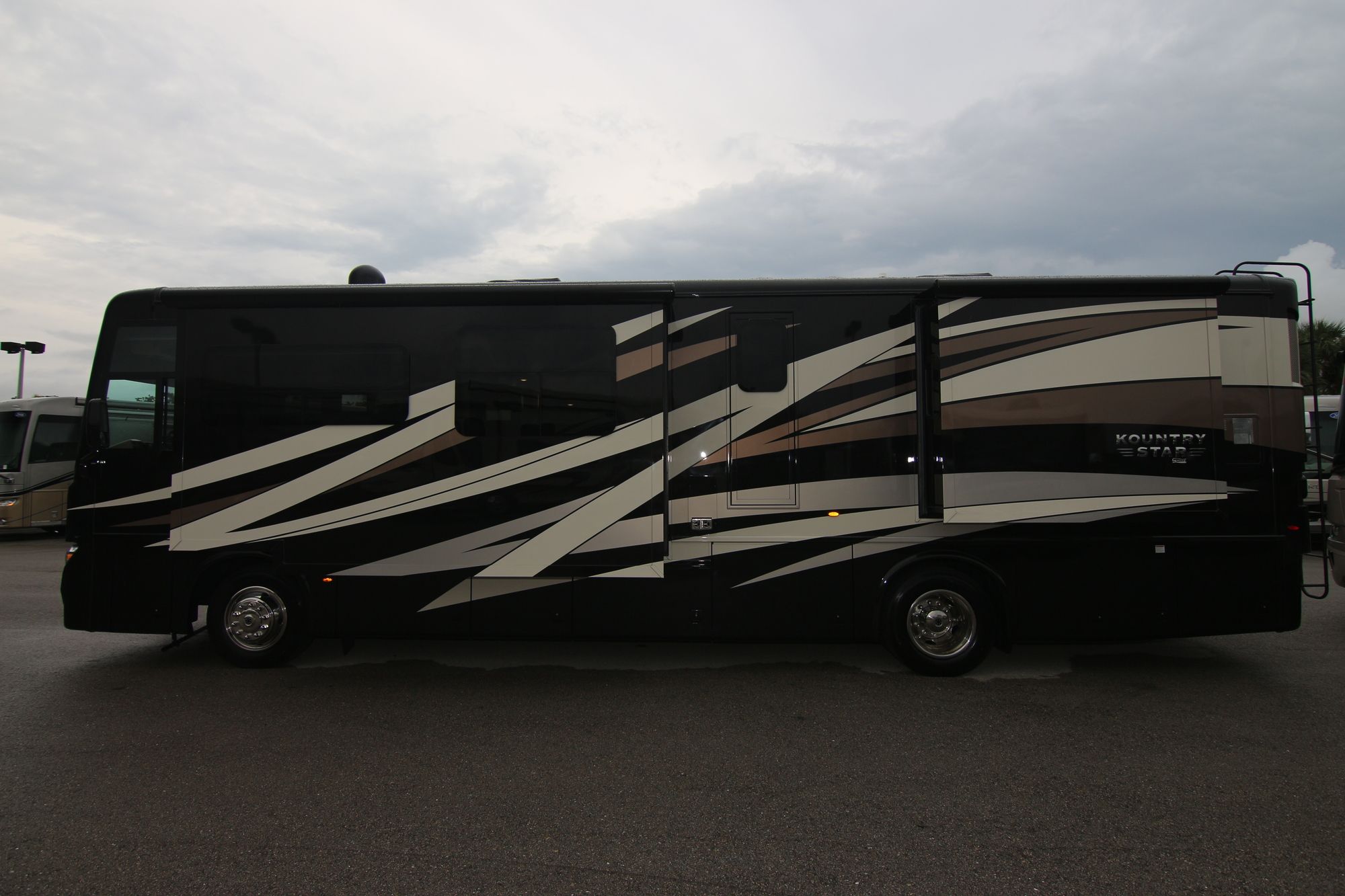 New 2020 Newmar Kountry Star 3717 Class A  For Sale
