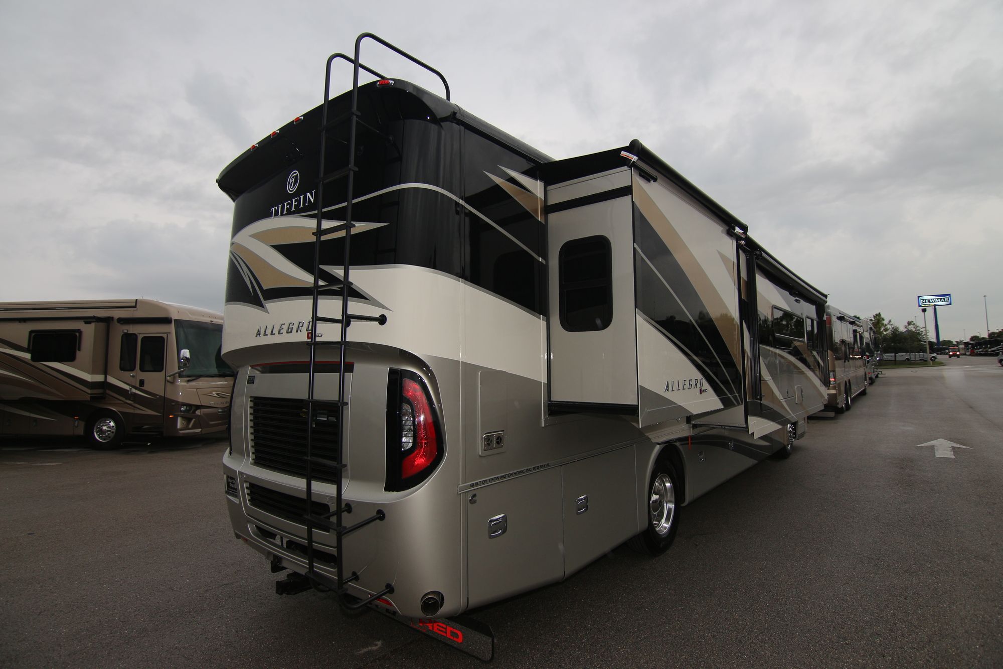 New 2020 Tiffin Motor Homes Allegro Red 37PA Class A  For Sale