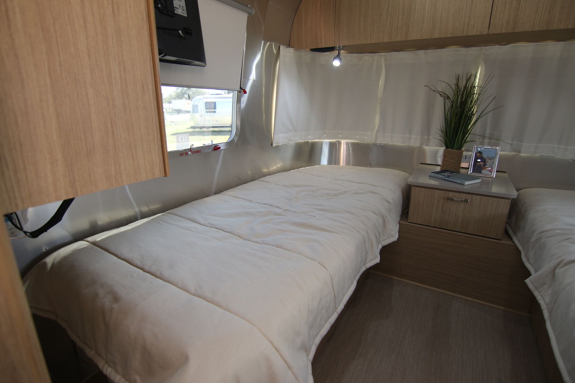 Used 2018 Airstream Flying Cloud 27FB TWIN Travel Trailer  For Sale