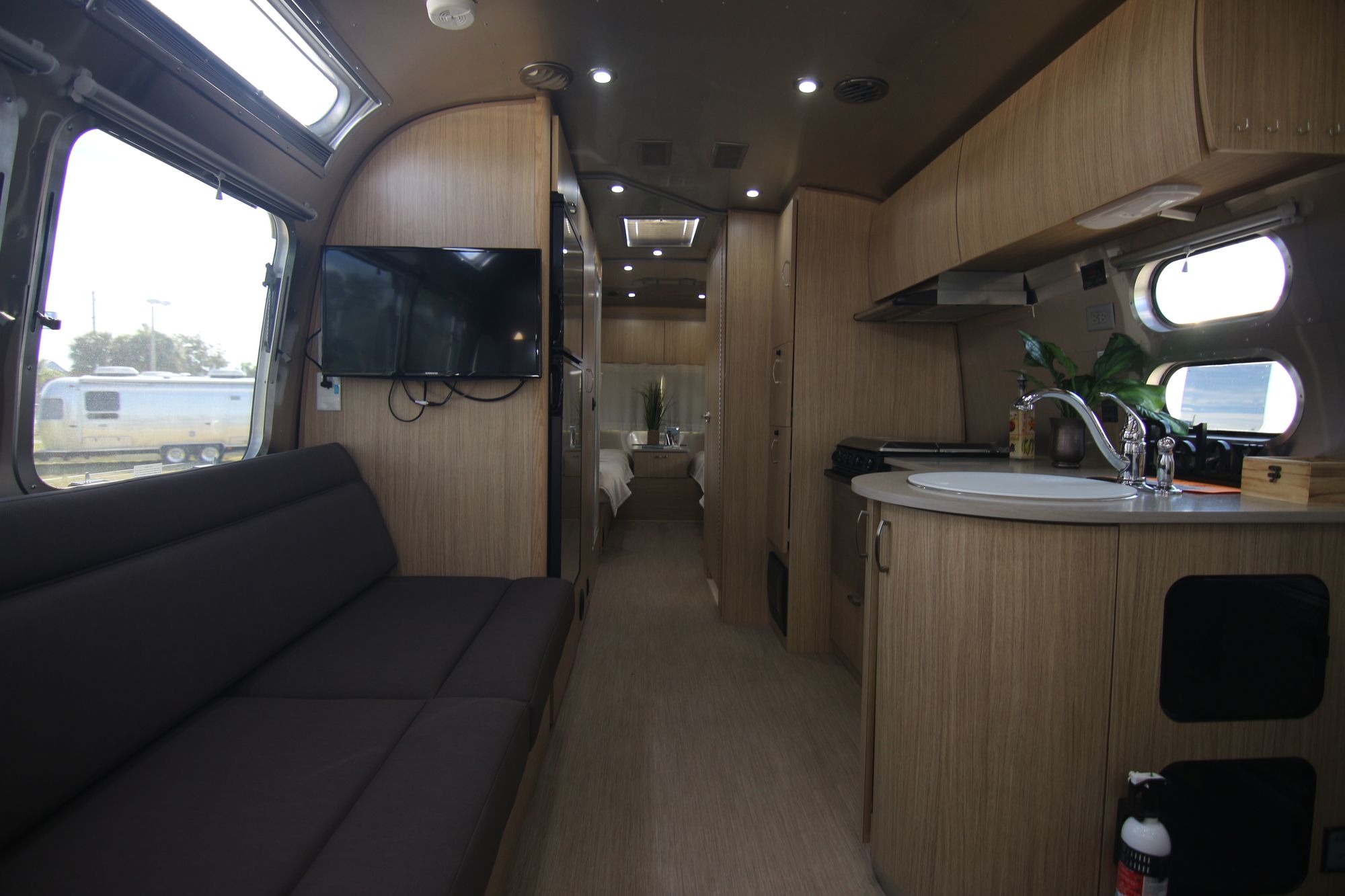 Used 2018 Airstream Flying Cloud 27FB TWIN Travel Trailer  For Sale