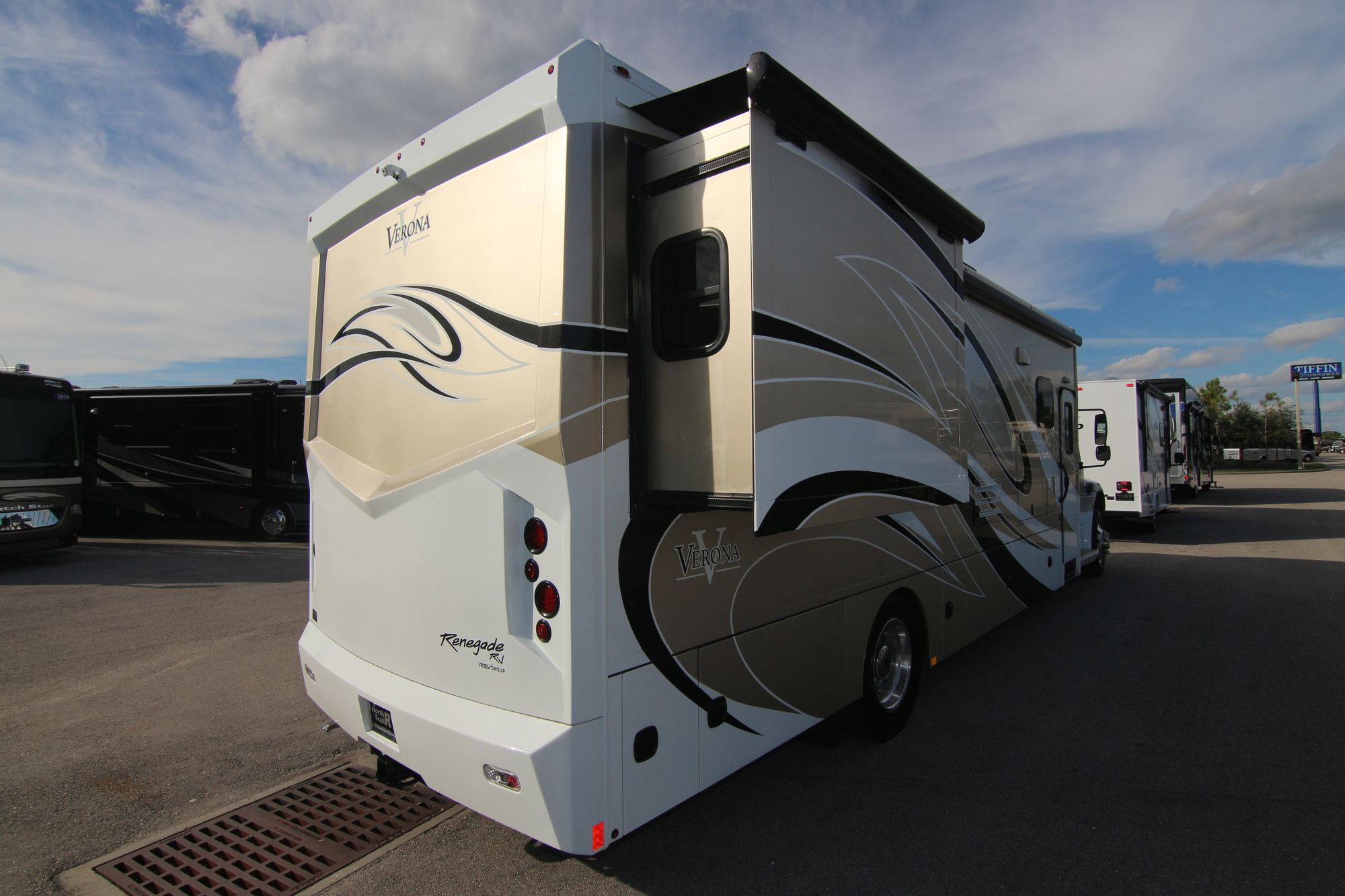 Used 2019 Renegade Rv Verona 36VSB Class A  For Sale