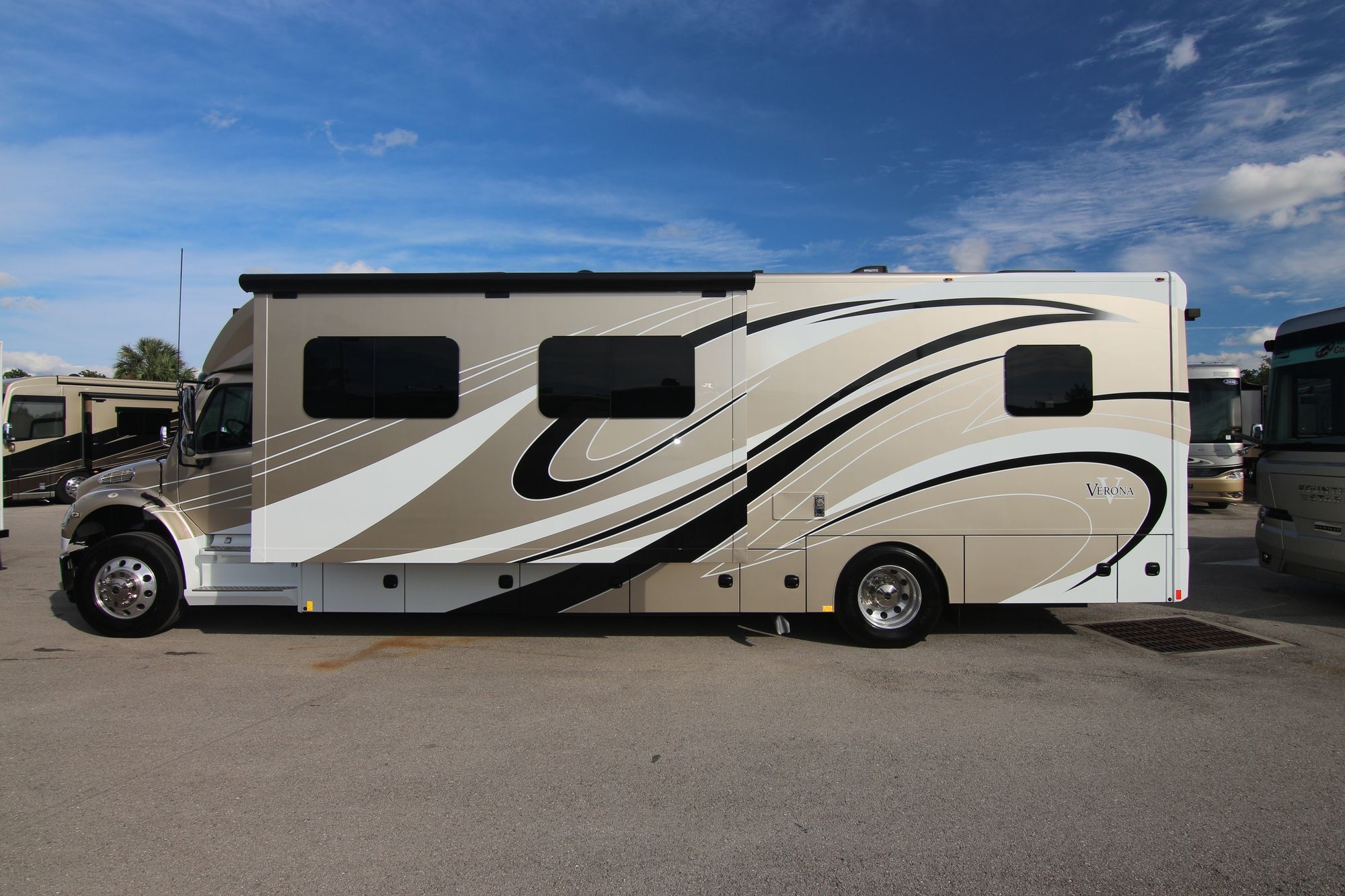 Used 2019 Renegade Rv Verona 36VSB Class A  For Sale