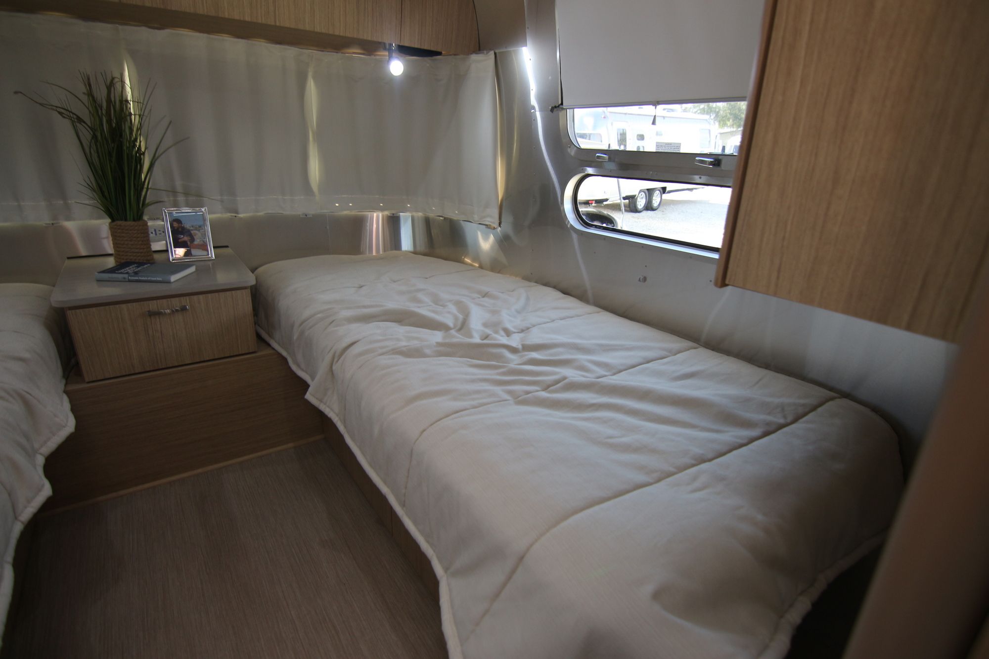 Used 2018 Airstream Flying Cloud 27FB TWIN Travel Trailer  For Sale