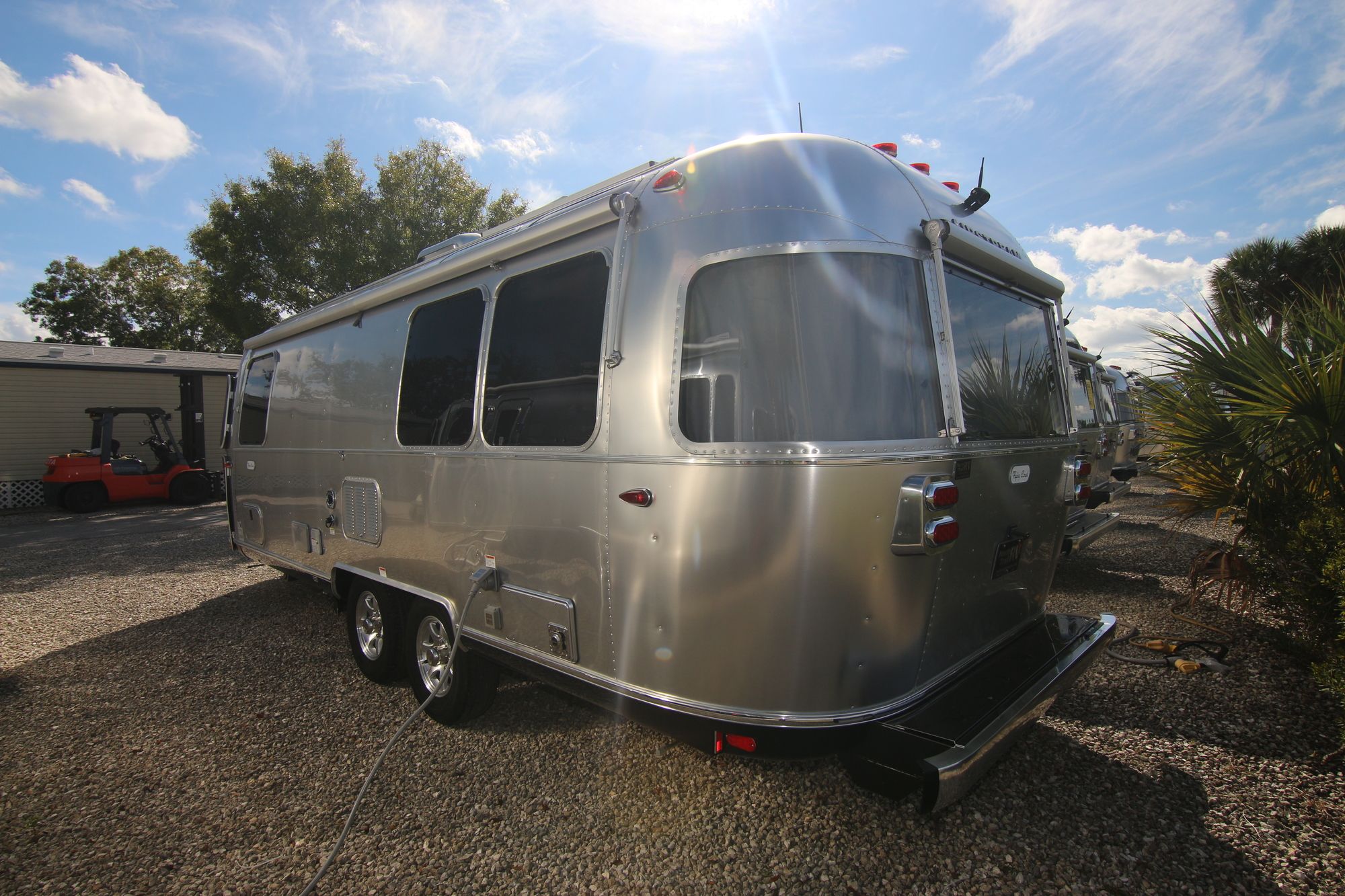 New 2020 Airstream Flying Cloud 25FB Travel Trailer  For Sale