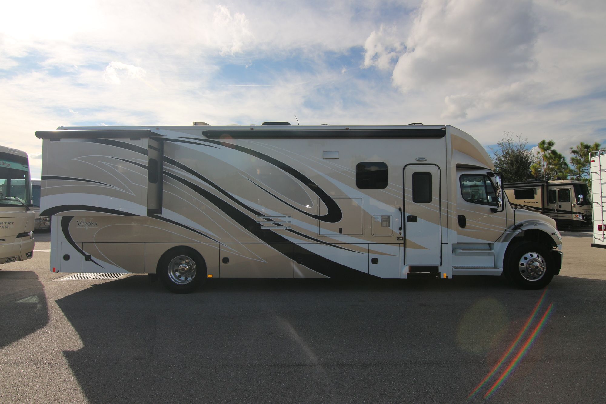 Used 2019 Renegade Rv Verona 36VSB Class A  For Sale