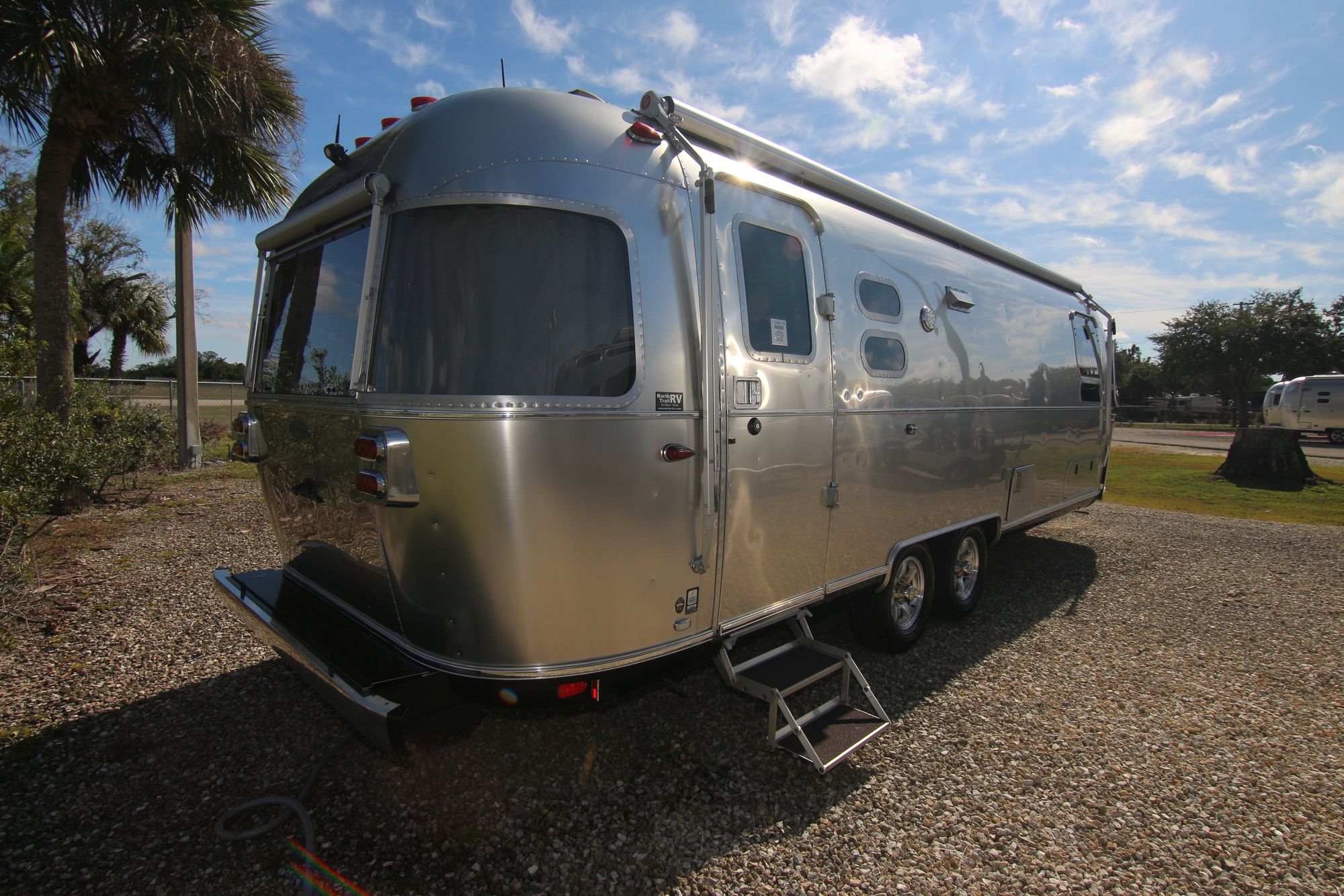 Used 2018 Airstream Flying Cloud 27FB TWIN Travel Trailer  For Sale