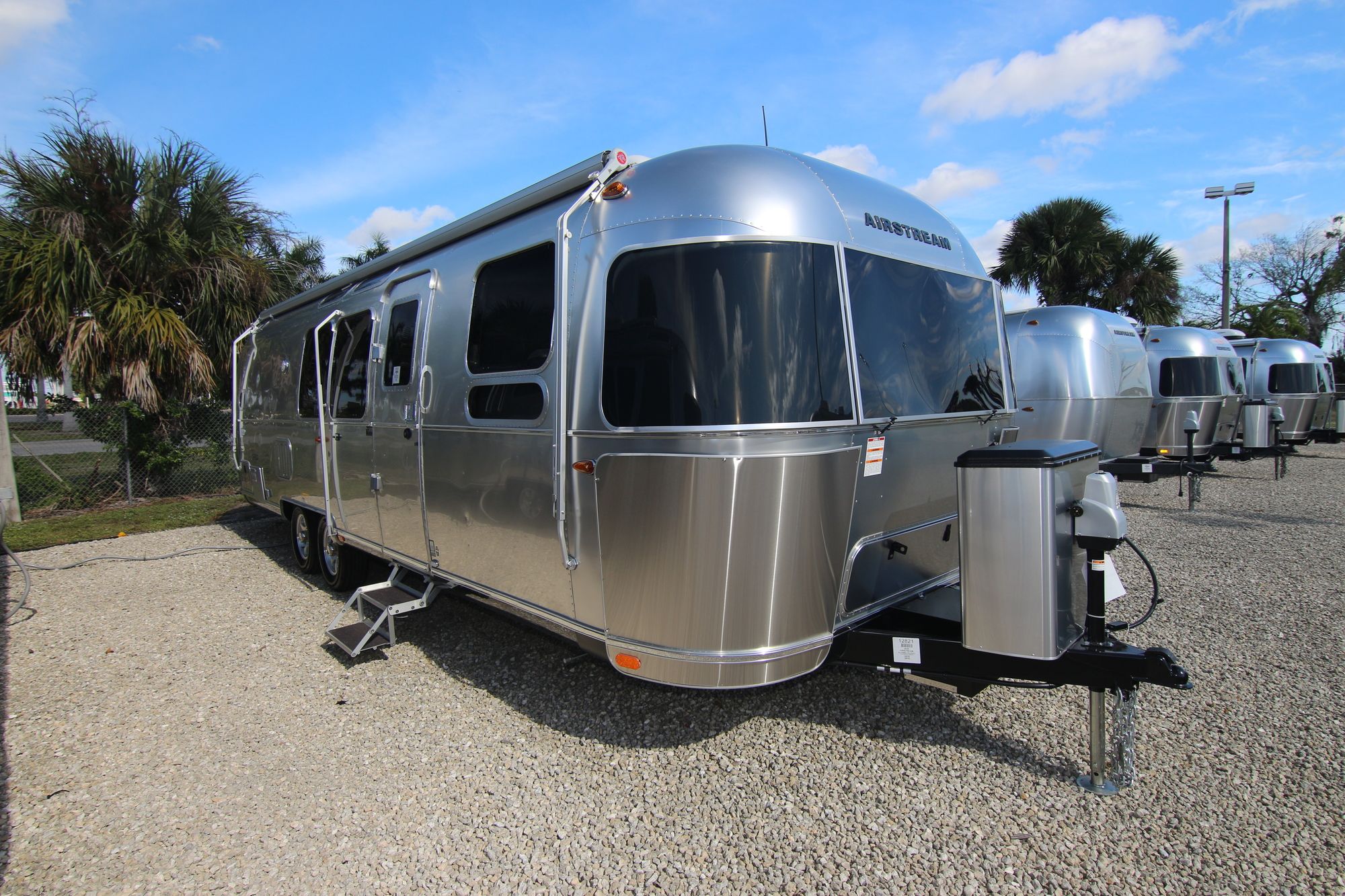 New 2020 Airstream Flying Cloud 30FB Travel Trailer  For Sale