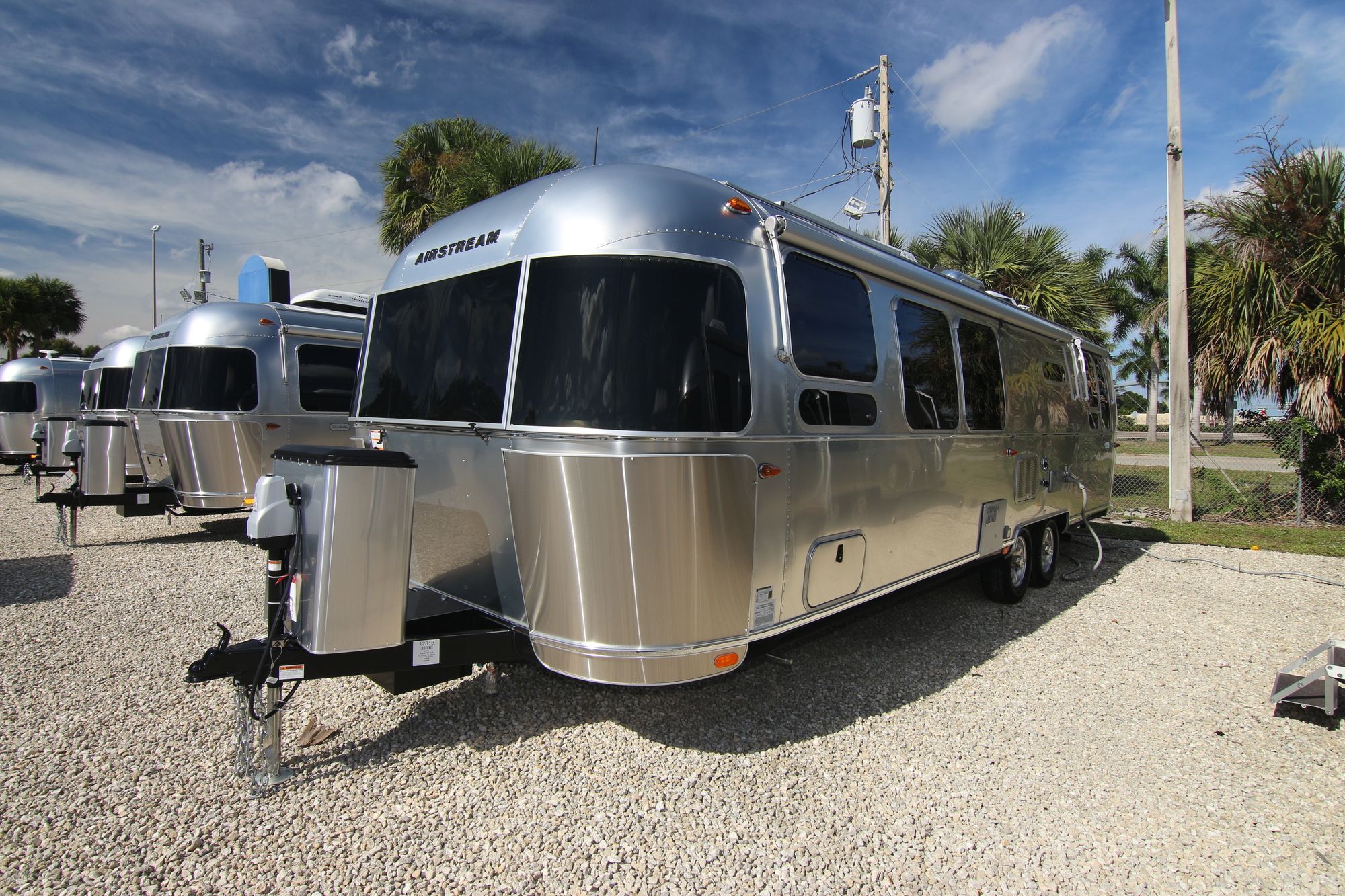 New 2020 Airstream Flying Cloud 30RB Travel Trailer  For Sale