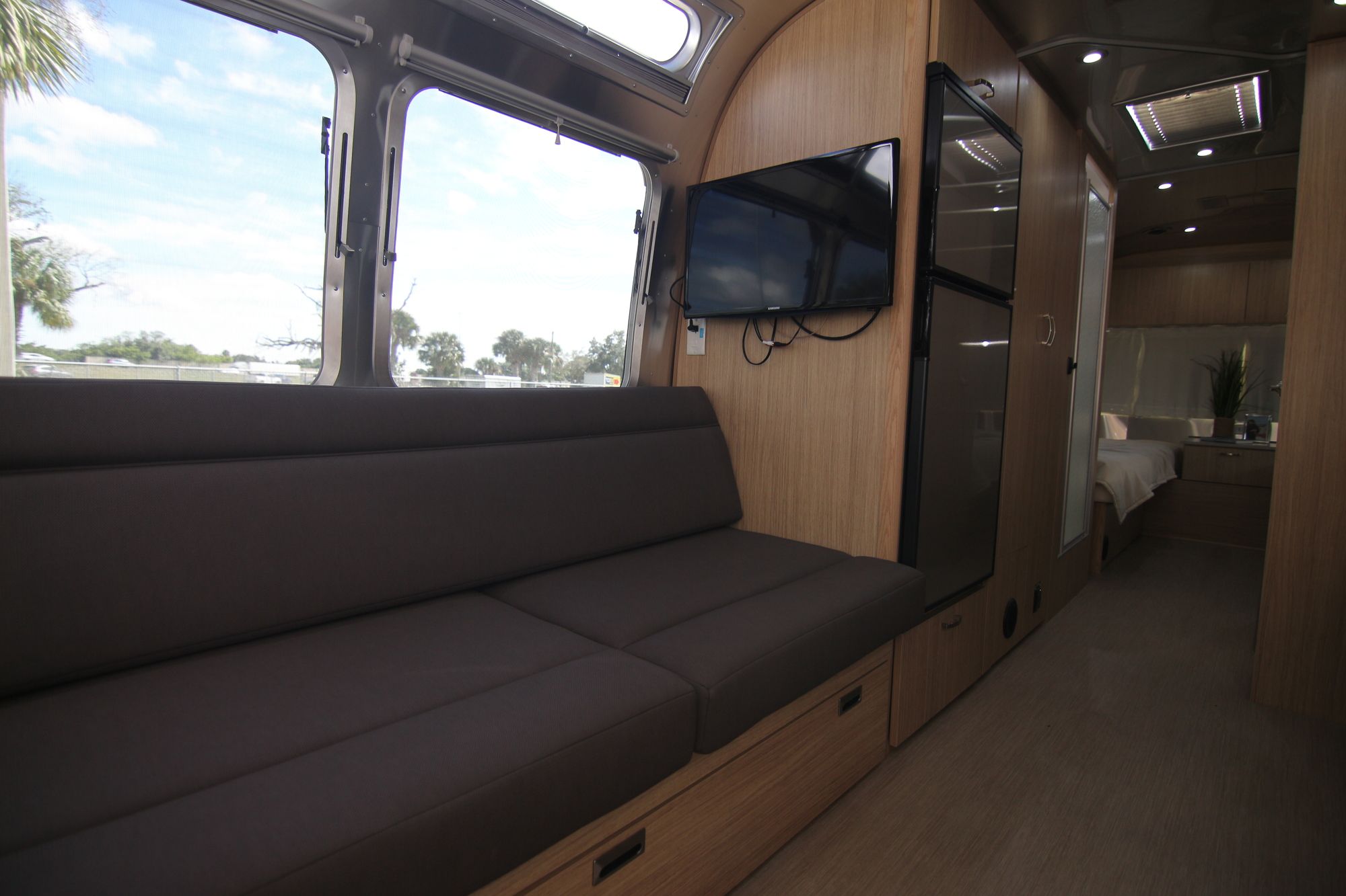 Used 2018 Airstream Flying Cloud 27FB TWIN Travel Trailer  For Sale