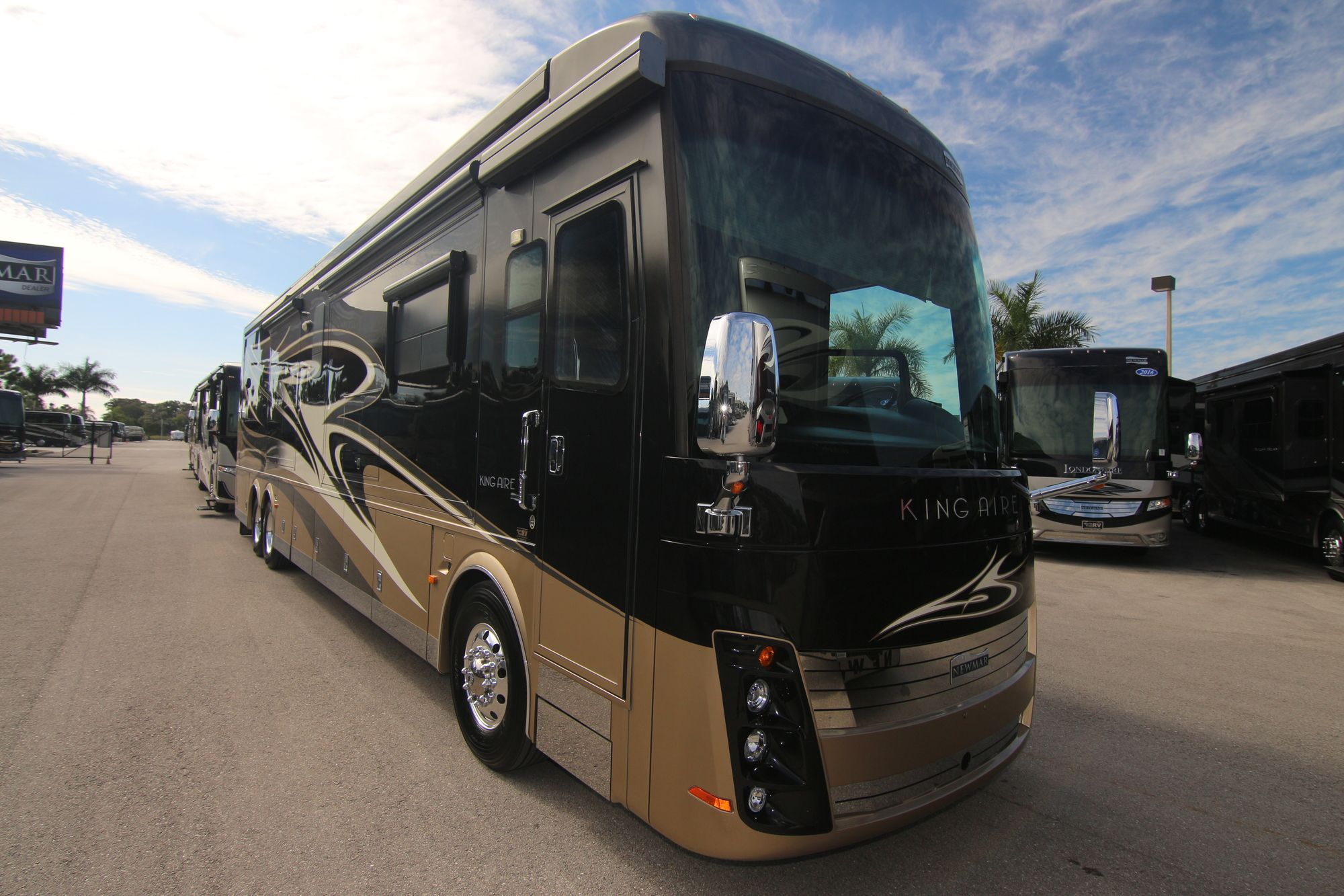 Used 2014 Newmar King Aire 4593 Class A  For Sale