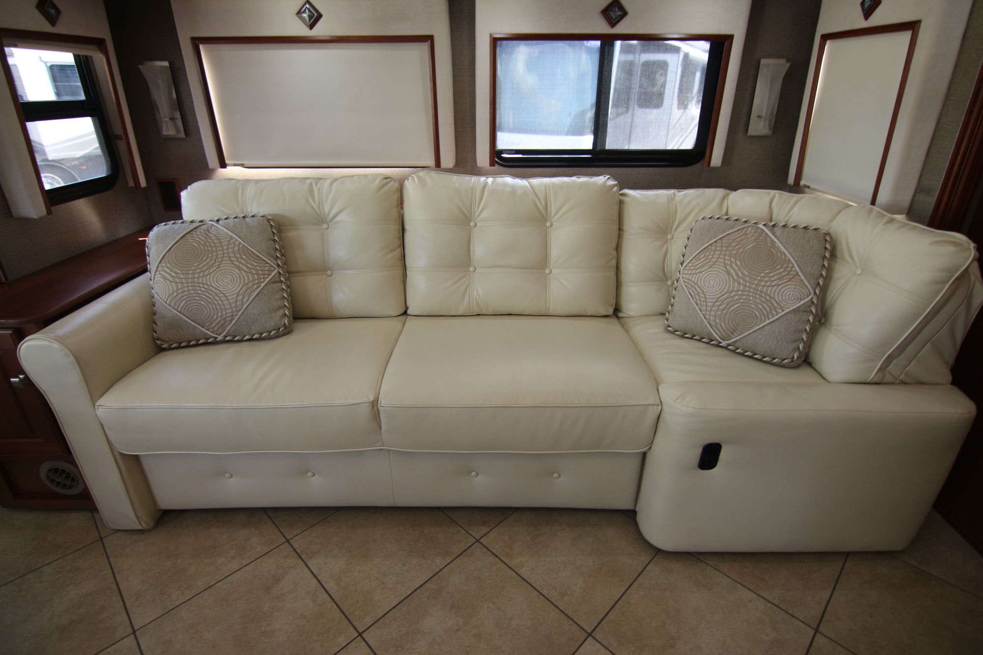 Used 2013 Itasca Meridian 34B Class A  For Sale