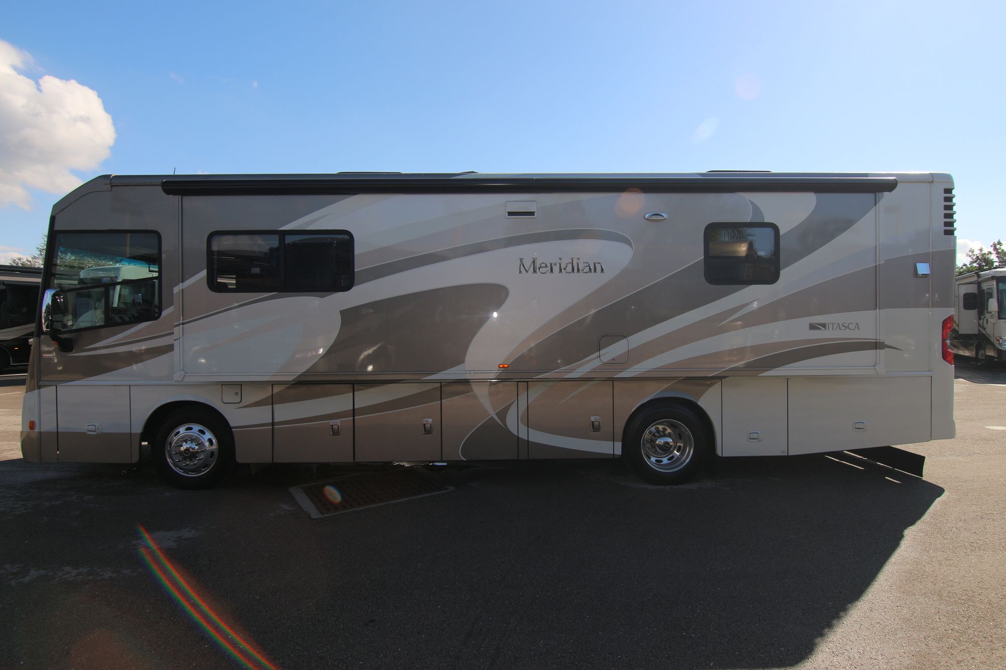 Used 2013 Itasca Meridian 34B Class A  For Sale