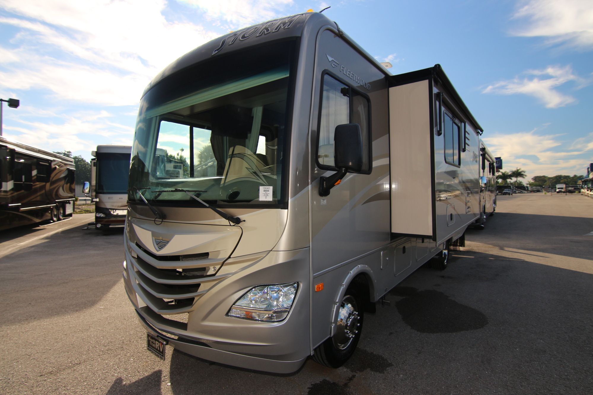 Used 2014 Fleetwood Storm 28F Class A  For Sale