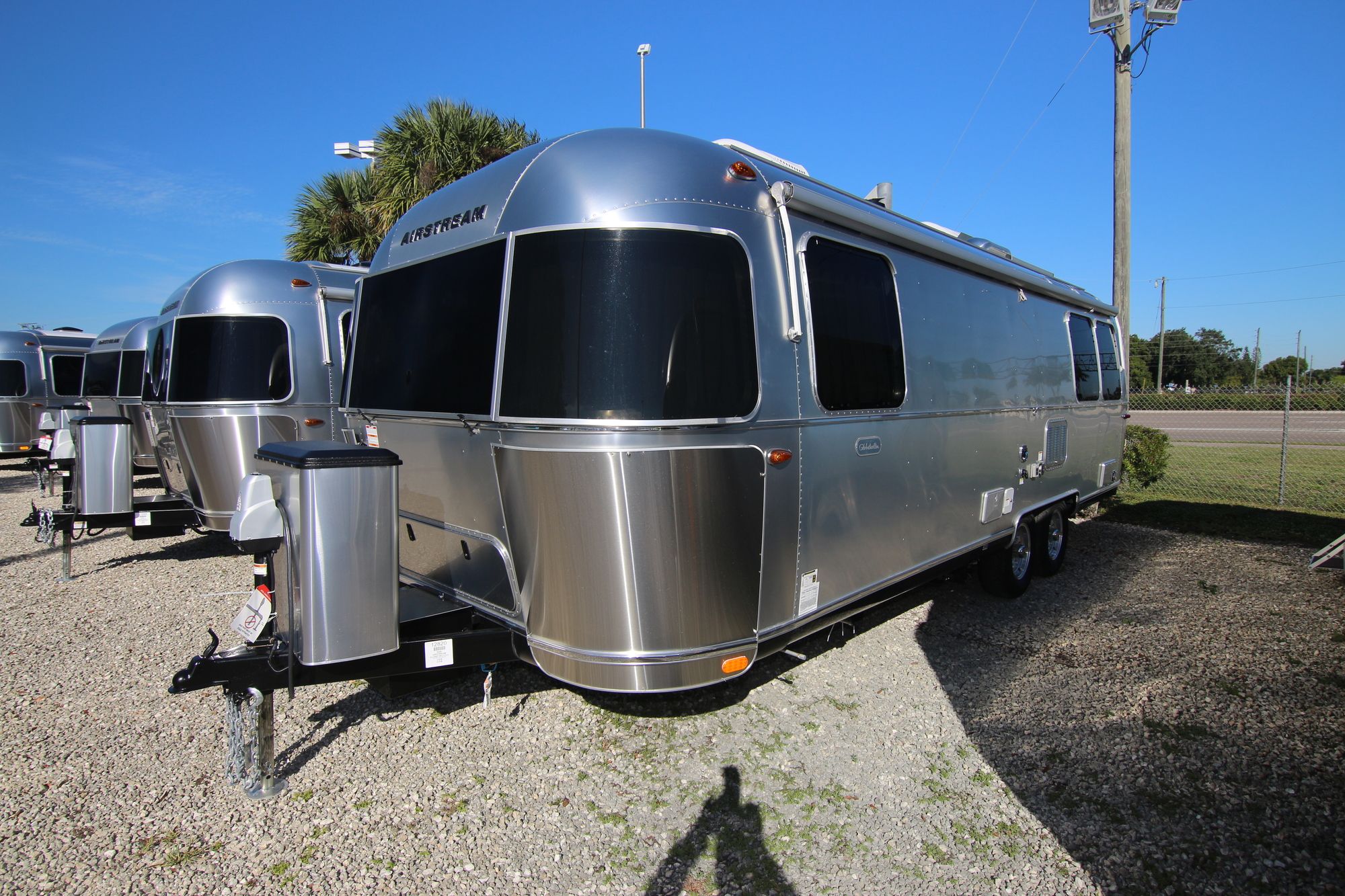 New 2020 Airstream Globetrotter 27FB Travel Trailer  For Sale