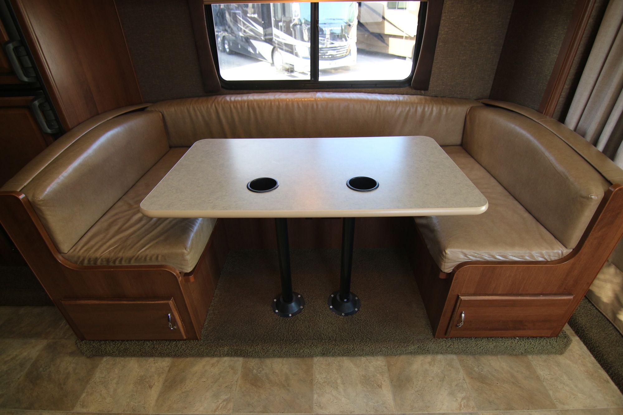 Used 2014 Fleetwood Storm 28F Class A  For Sale