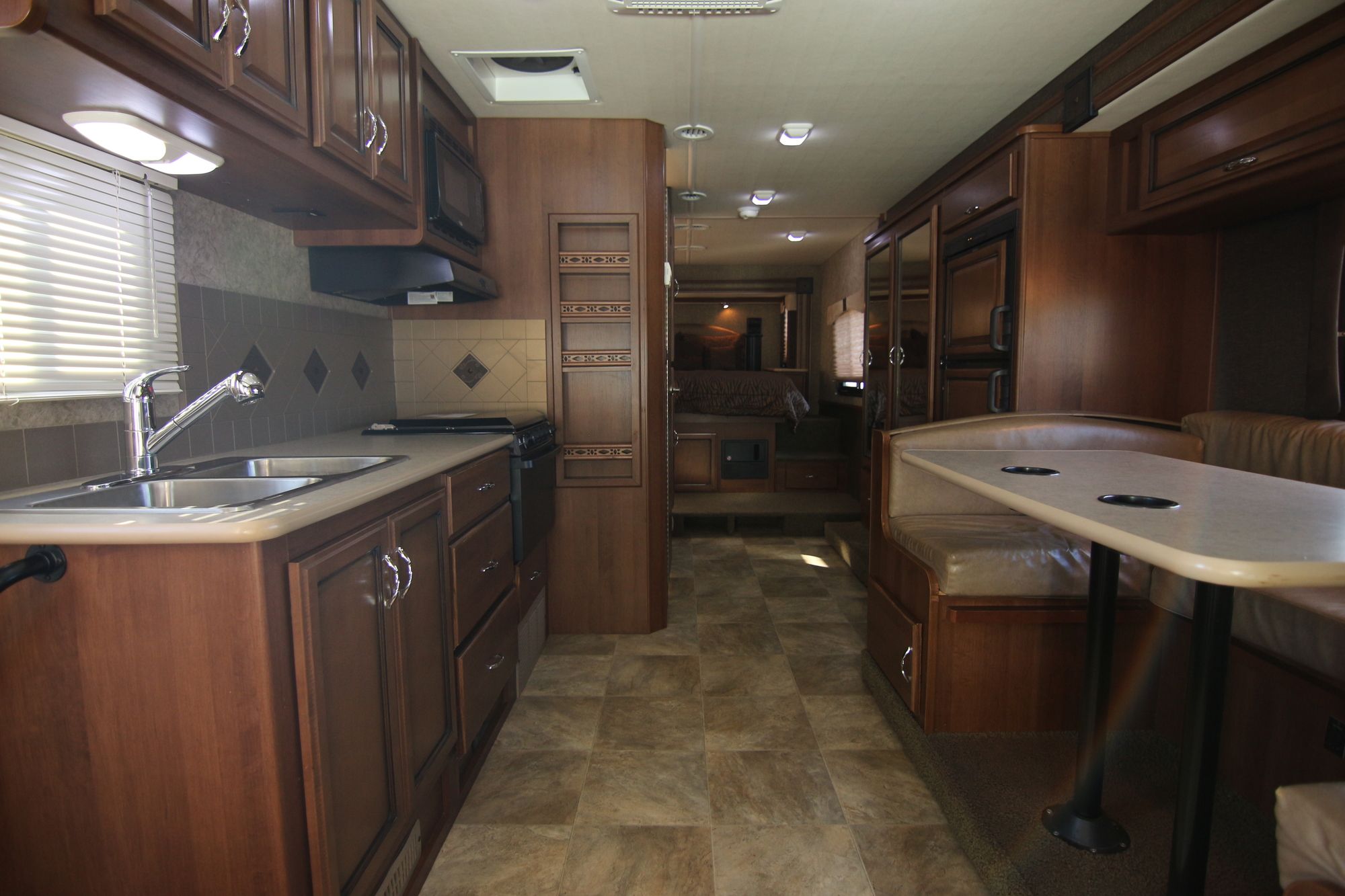 Used 2014 Fleetwood Storm 28F Class A  For Sale