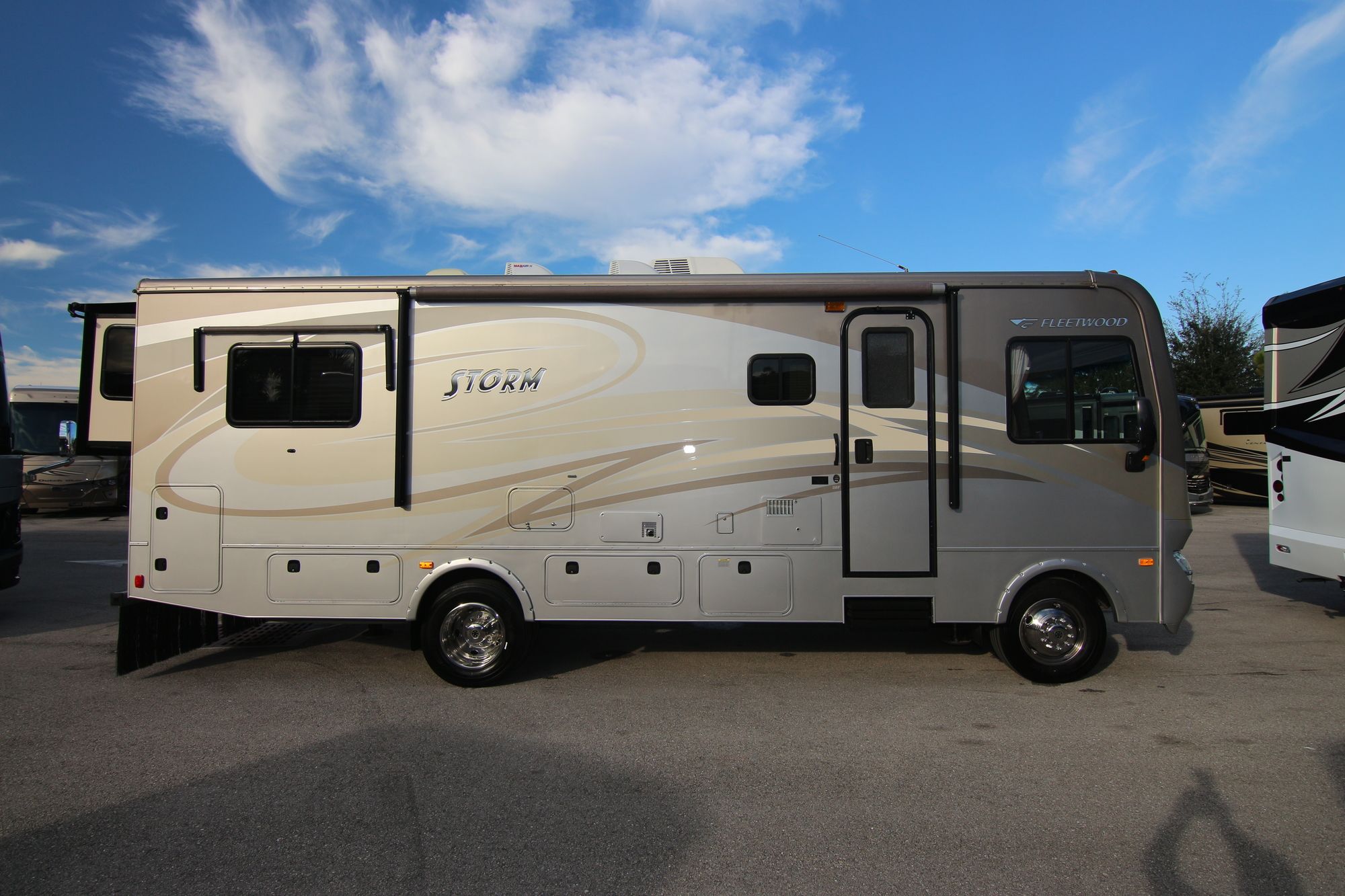 Used 2014 Fleetwood Storm 28F Class A  For Sale