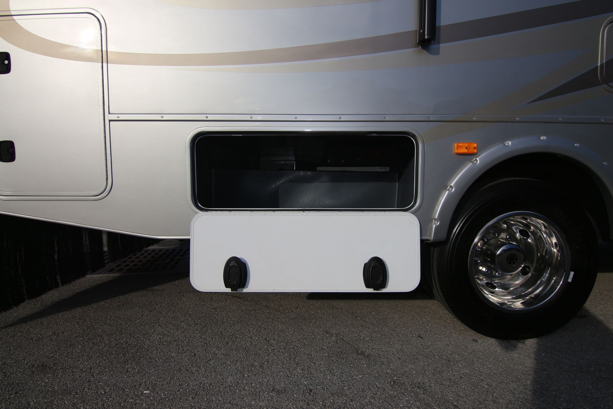 Used 2014 Fleetwood Storm 28F Class A  For Sale