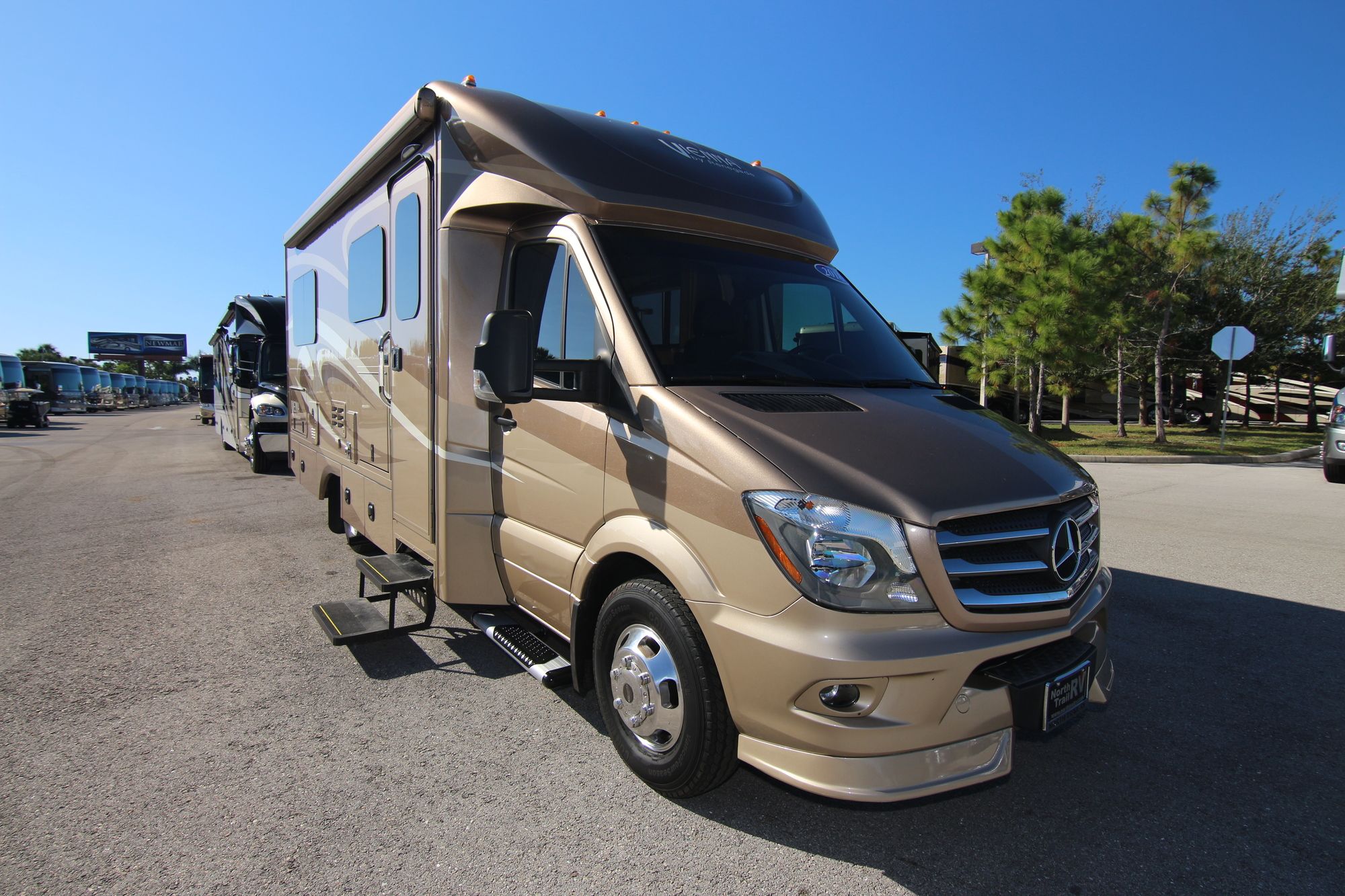 Used 2018 Renegade Rv Vienna 25VUCB Class C  For Sale