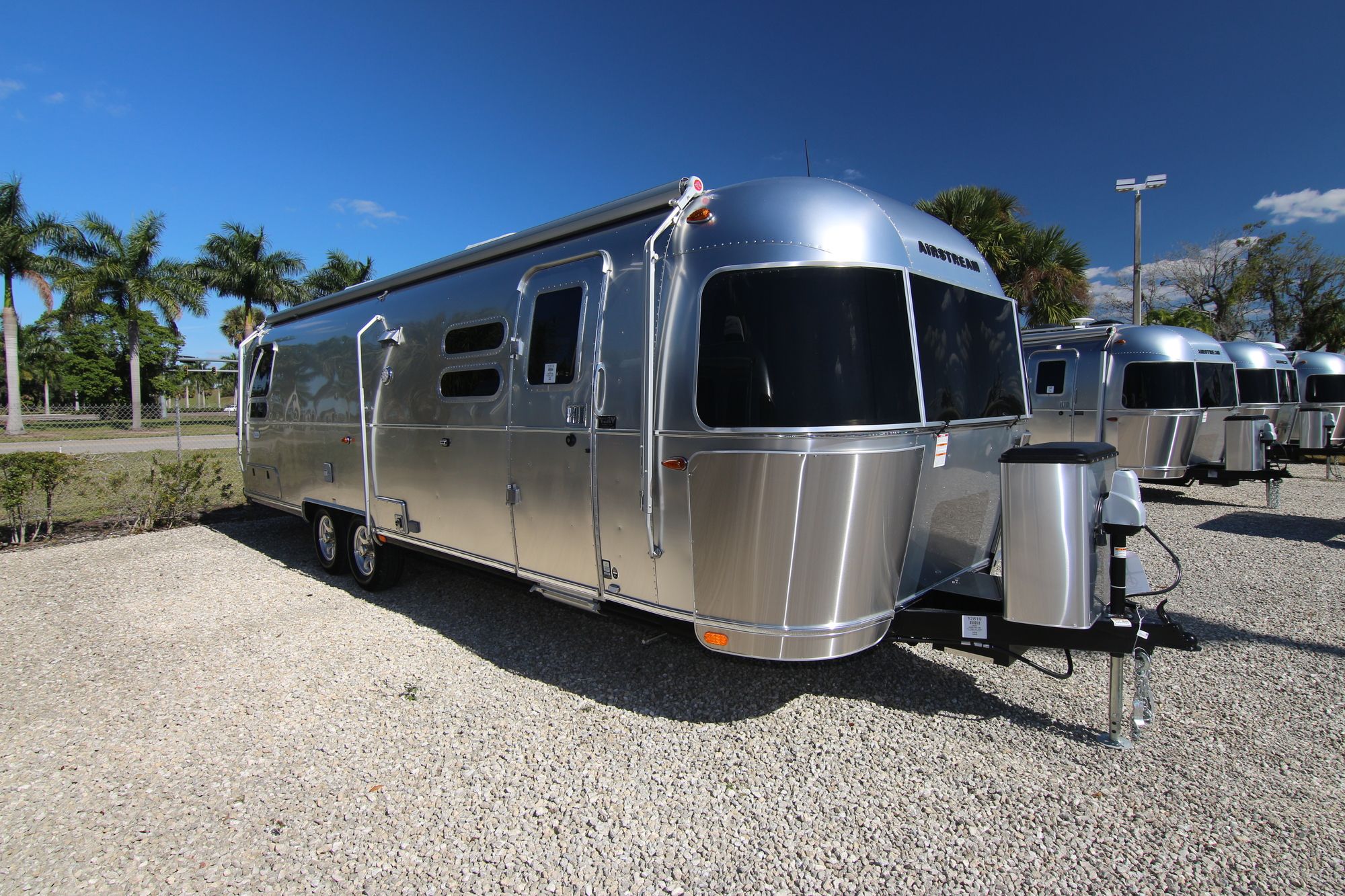 New 2020 Airstream Flying Cloud 30RB Travel Trailer  For Sale