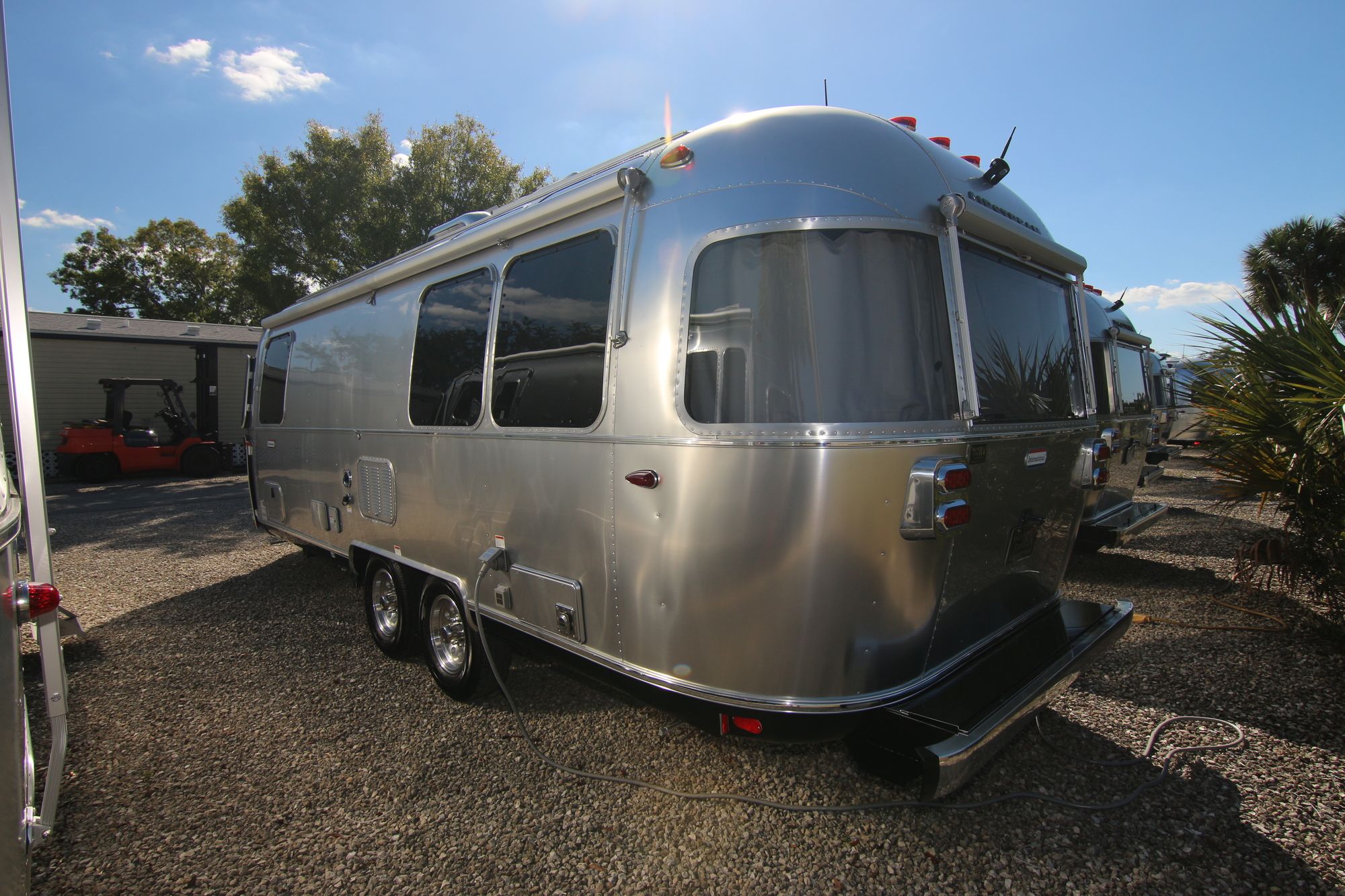 New 2020 Airstream Intl Serenity 25FB Travel Trailer  For Sale