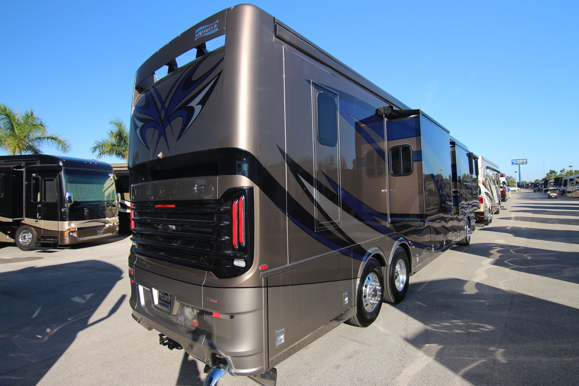 Used 2018 Newmar Essex 4531 Class A  For Sale