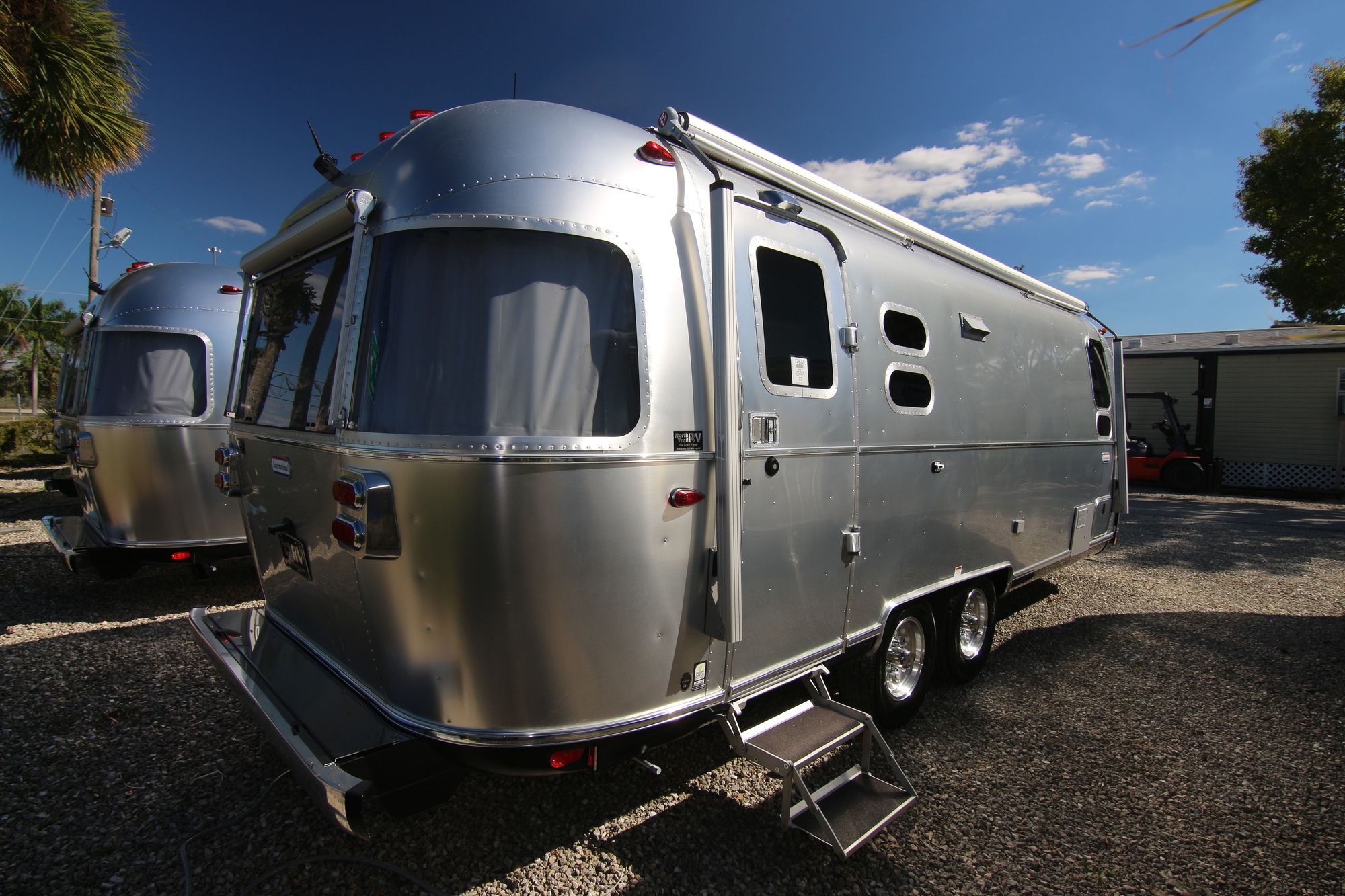 New 2020 Airstream Intl Serenity 25FB Travel Trailer  For Sale