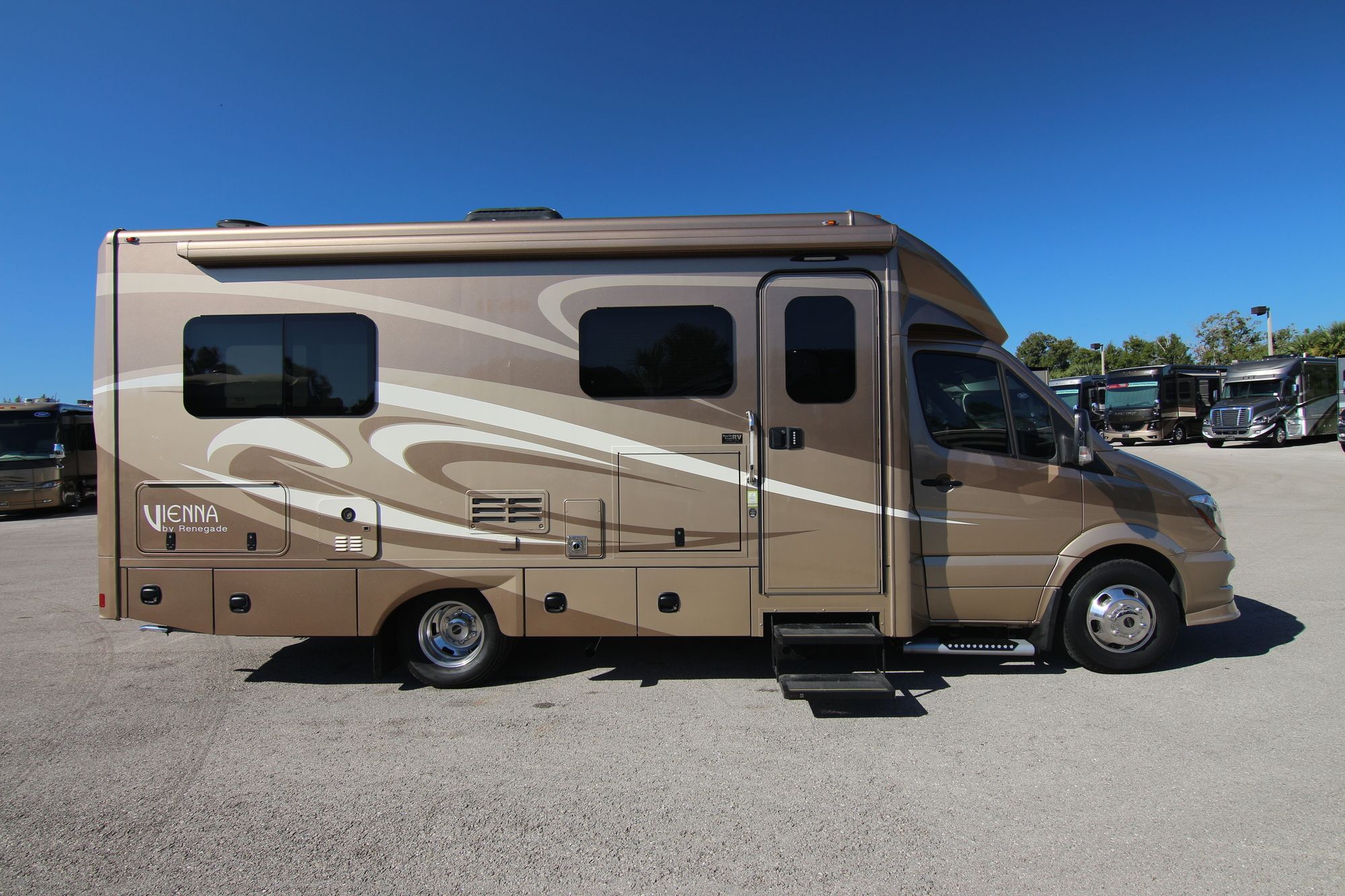 Used 2018 Renegade Rv Vienna 25VUCB Class C  For Sale