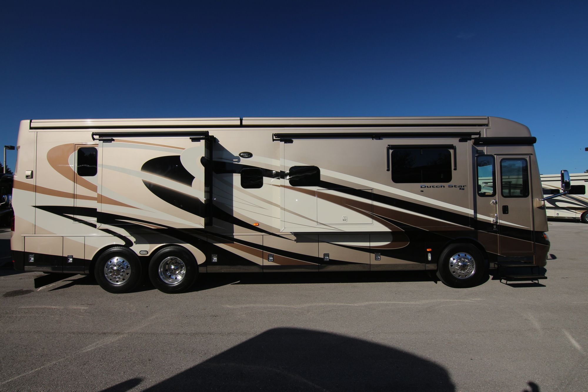 Used 2017 Newmar Dutch Star 4018 Class A  For Sale