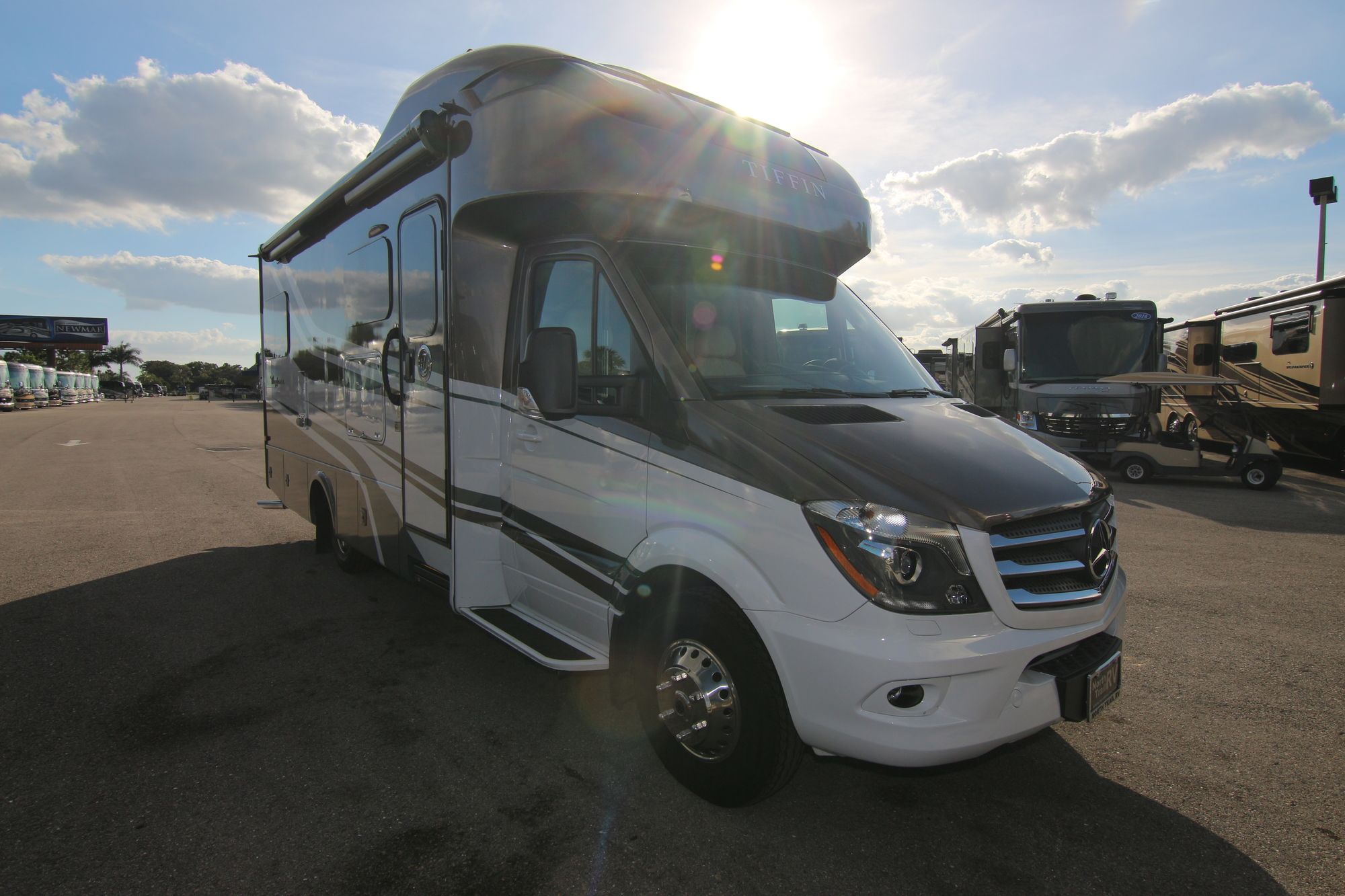 Used 2019 Tiffin Motor Homes Wayfarer 24BW Class B  For Sale