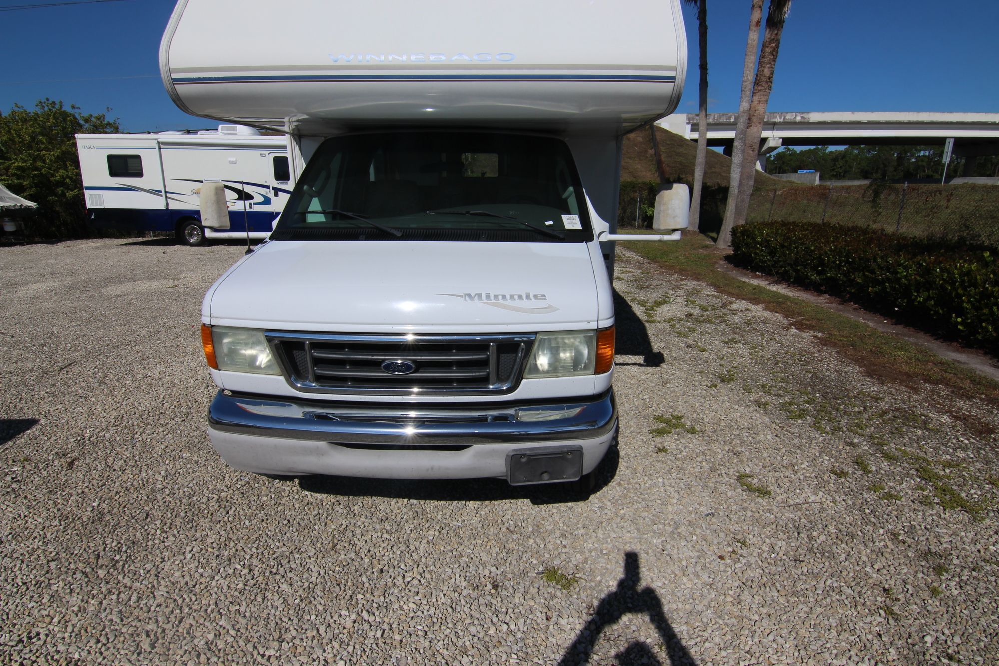 Used 2004 Winnebago Minnie Winnie 24F Class C  For Sale