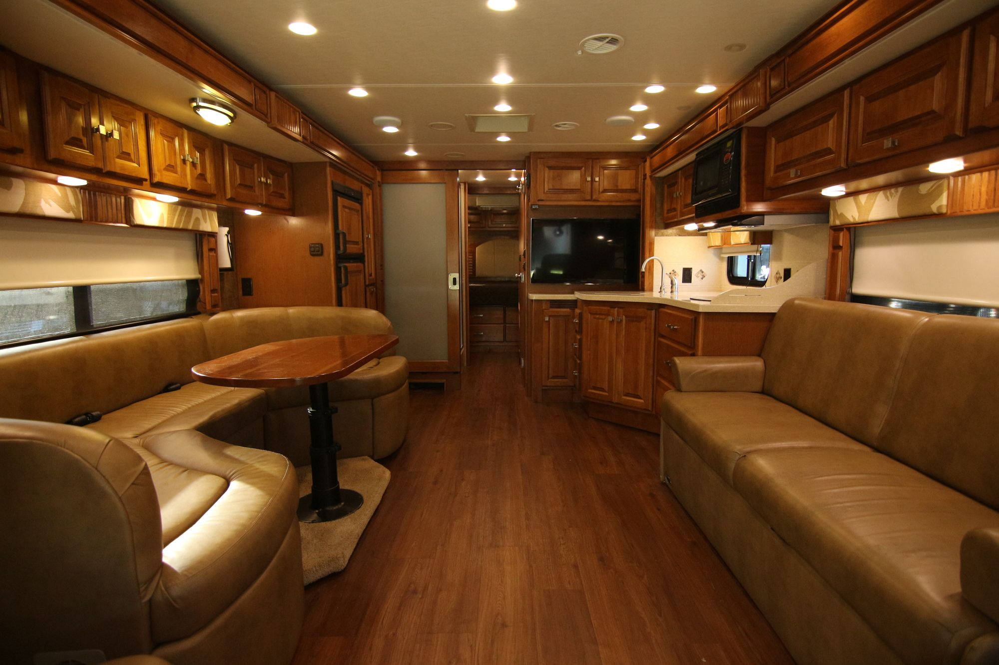 Used 2014 Tiffin Motor Homes Breeze 32BR Class A  For Sale