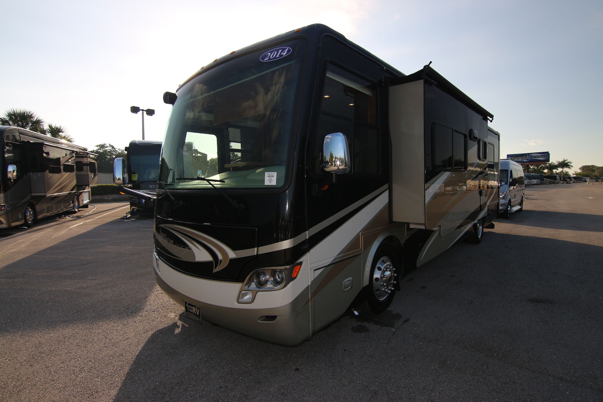 Used 2014 Tiffin Motor Homes Breeze 32BR Class A  For Sale